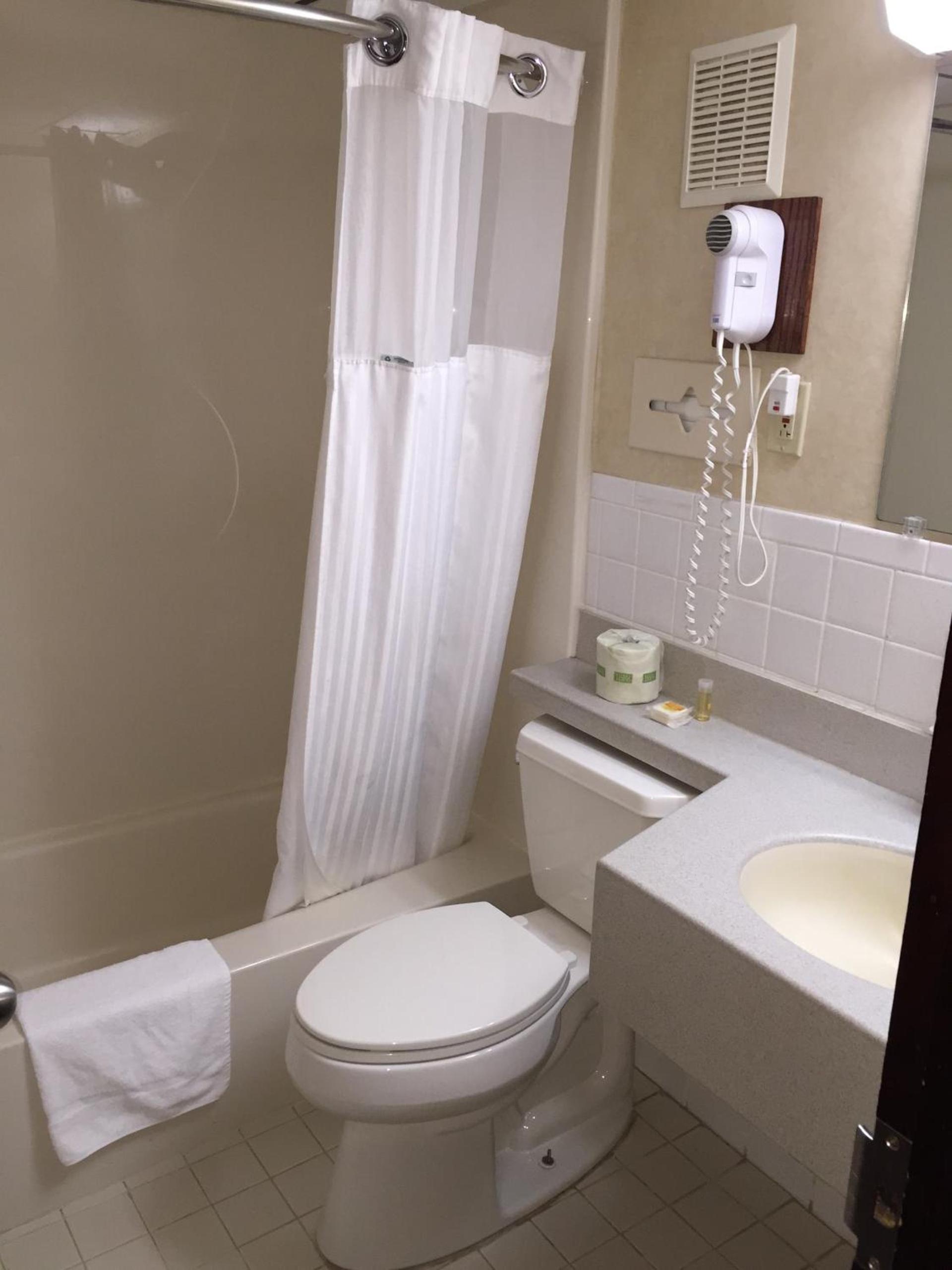 Days Inn by Wyndham Pittsburgh photo 27