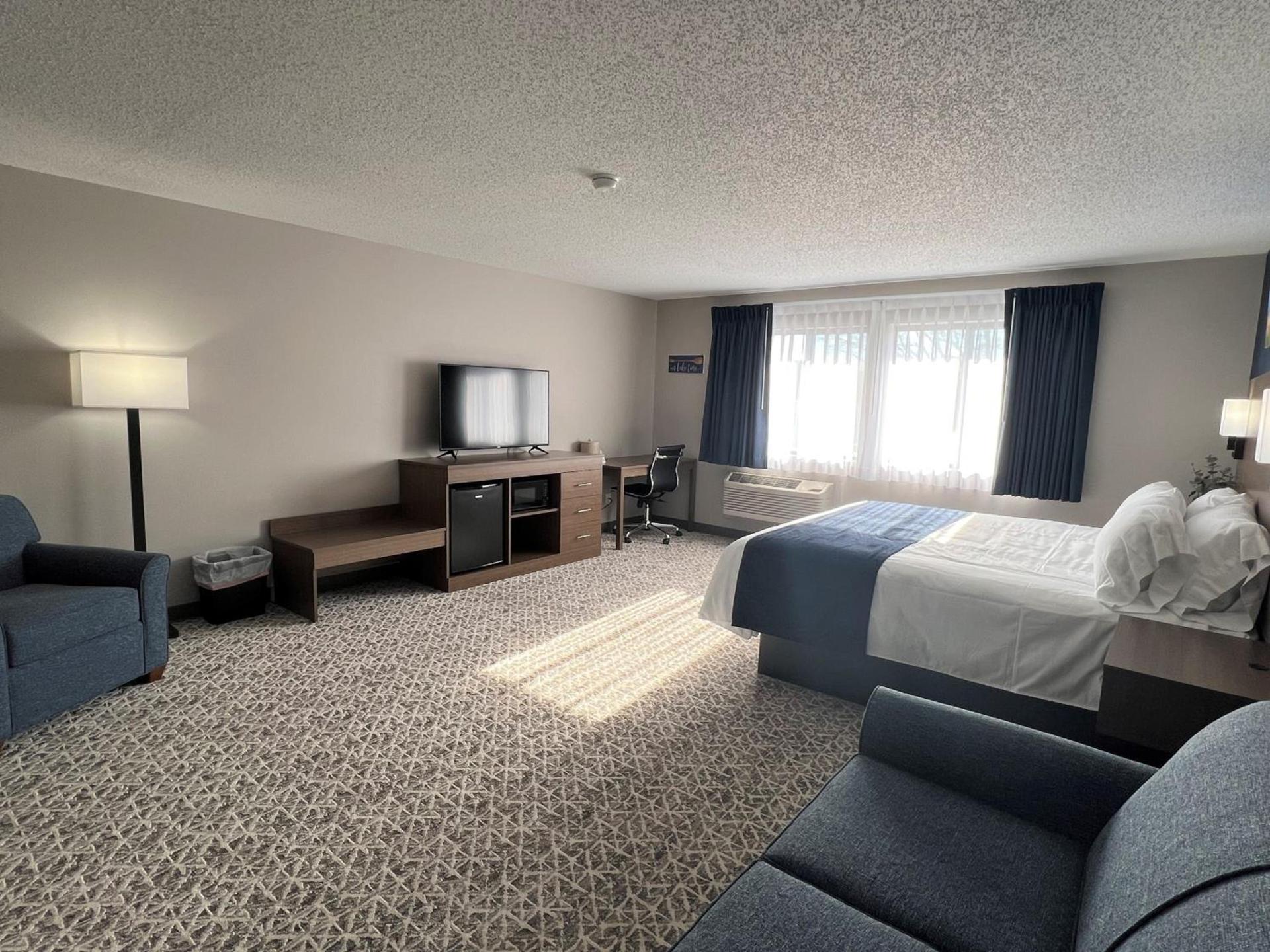 Hilltop Inn & Suites photo 5