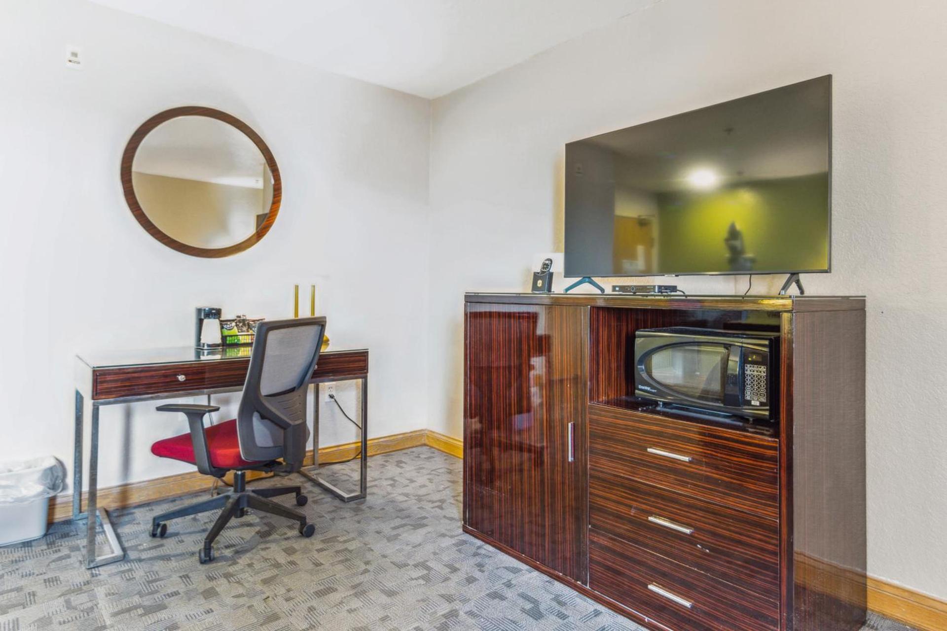 Super 8 by Wyndham Uniontown PA photo 21