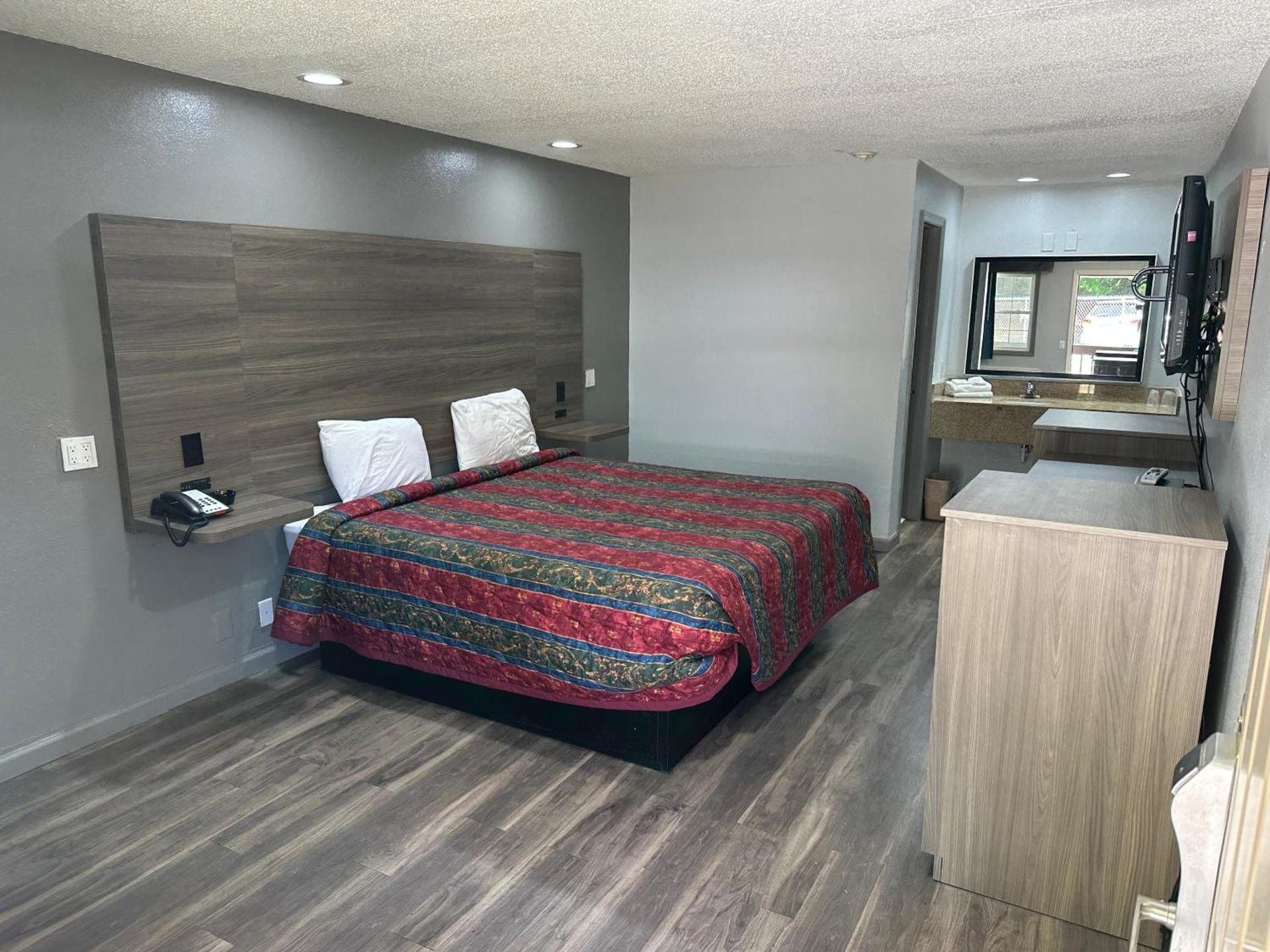 Budget Inn Express photo 6