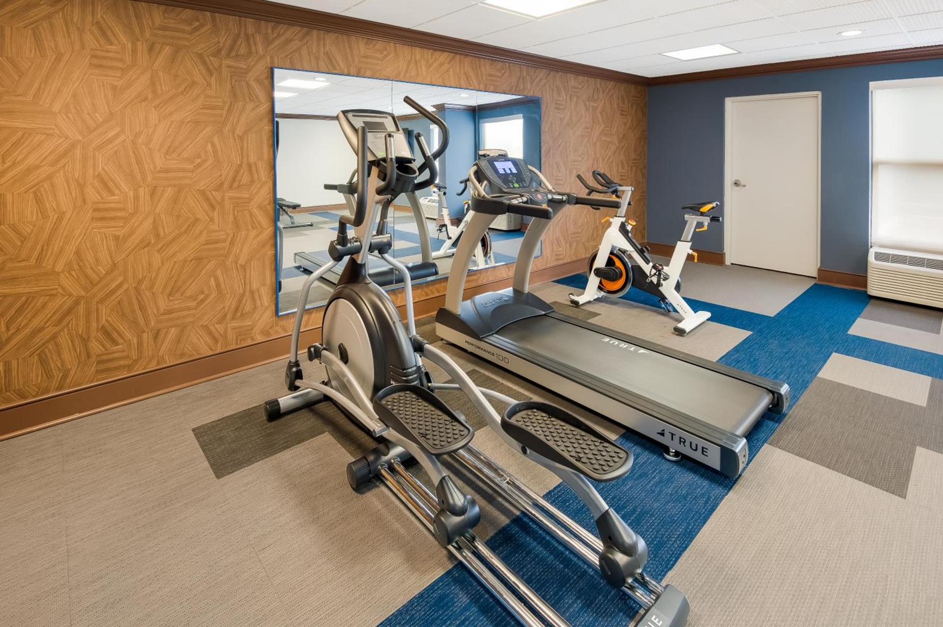 Comfort Inn & Suites Fishers - Indianapolis photo 82