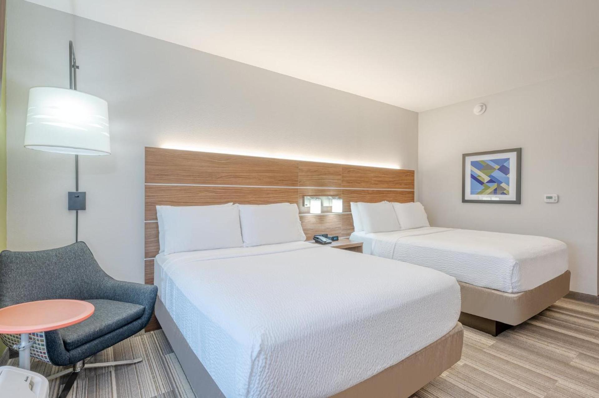 Holiday Inn Express & Suites St. Louis - Chesterfield by IHG photo 42