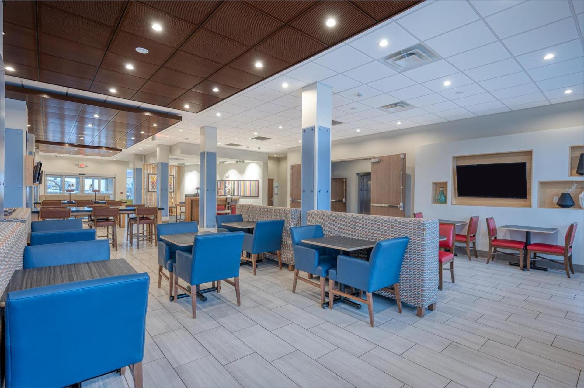 Holiday Inn Express & Suites St. Louis - Chesterfield by IHG photo 34