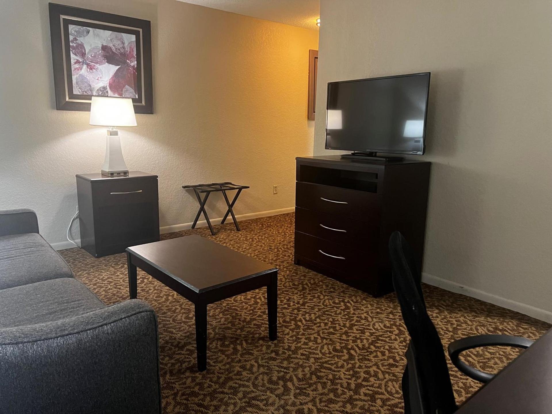 Studio 6 Houston, TX - Westchase photo 27