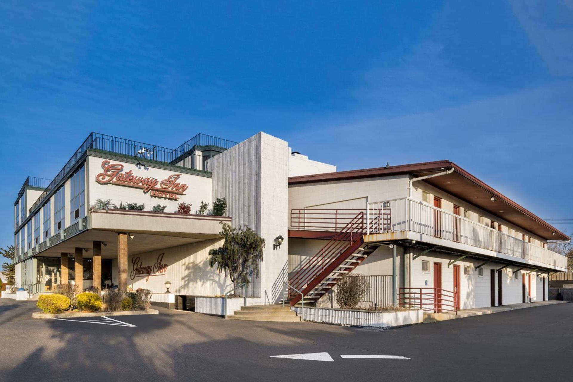Gateway Inn photo 1