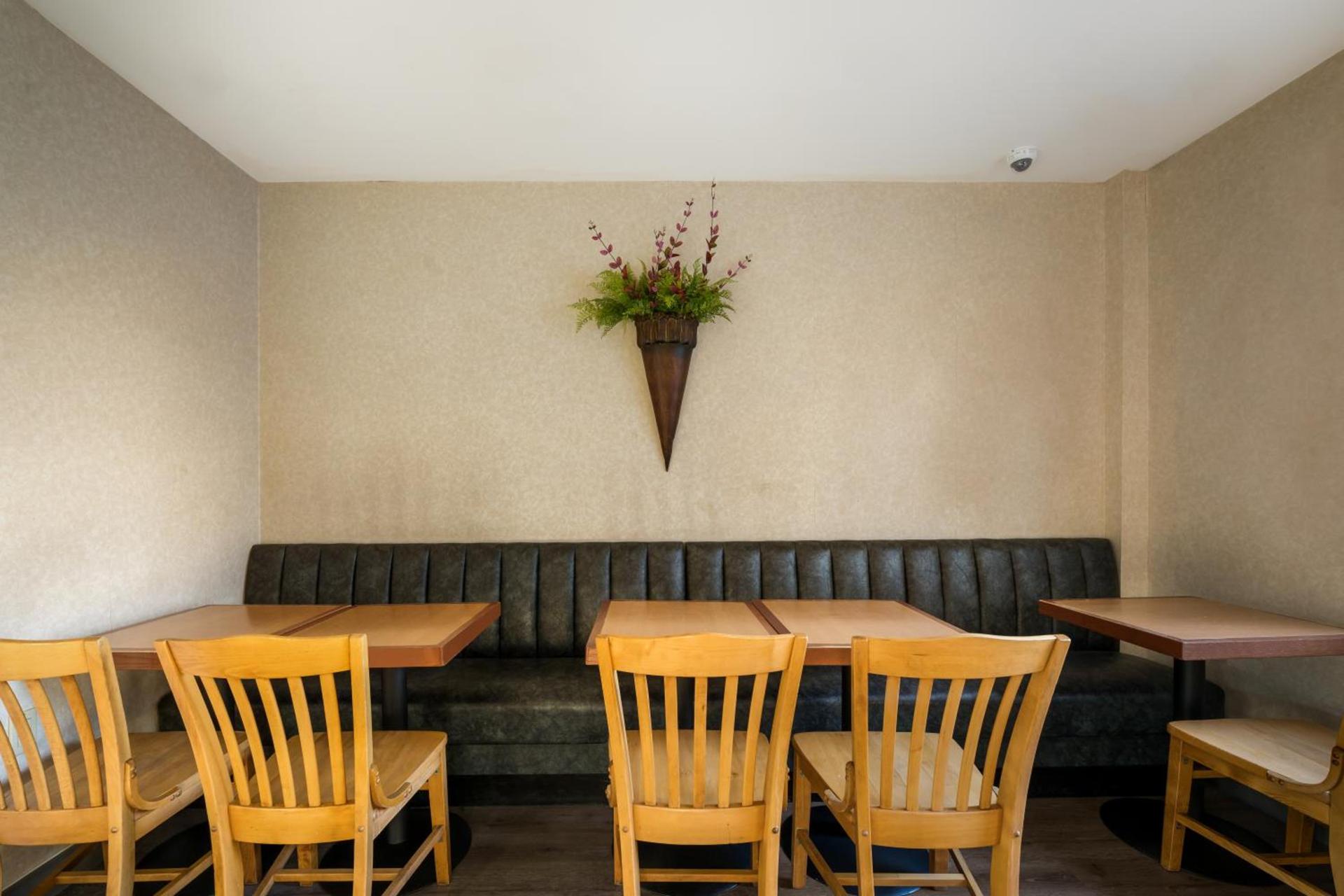 Gateway Inn photo 8