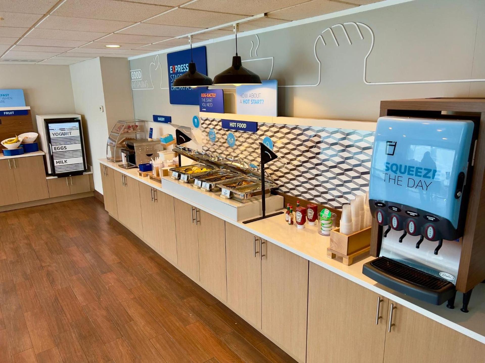 Holiday Inn Express Hotel & Suites Tampa-Oldsmar by IHG photo 7