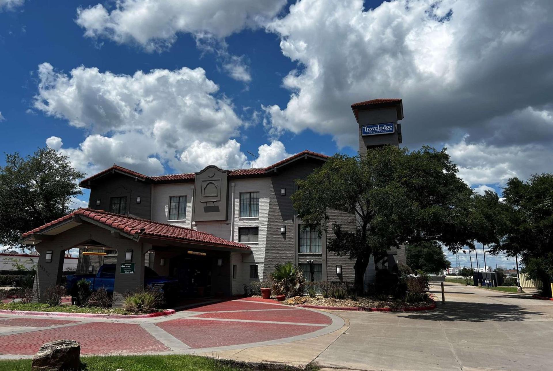 Travelodge by Wyndham Houston Cy-Fair photo 2