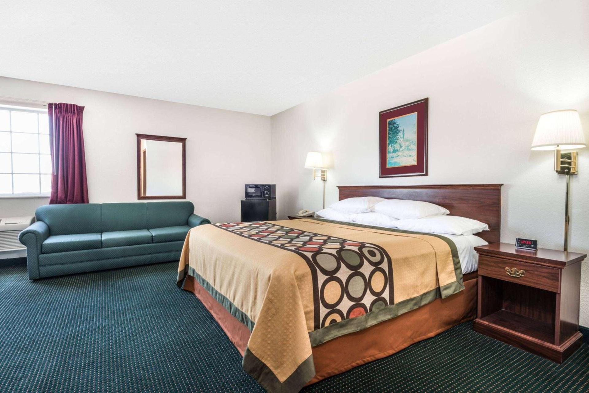 Super 8 by Wyndham Platte City Kansas City Area photo 7