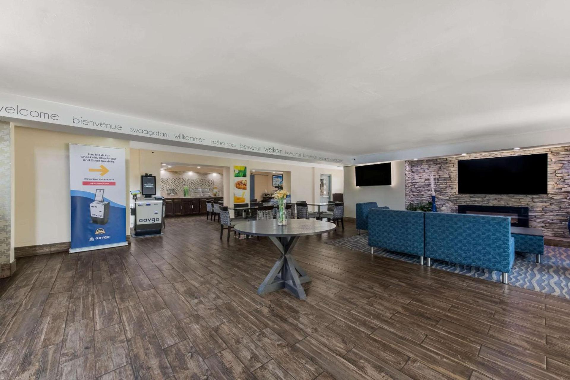 Quality Inn & Suites Airport photo 57