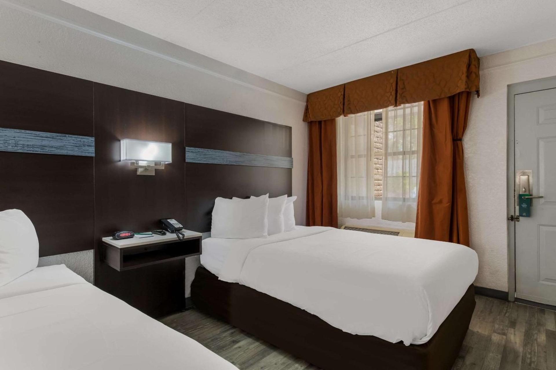 Quality Inn & Suites Airport photo 15