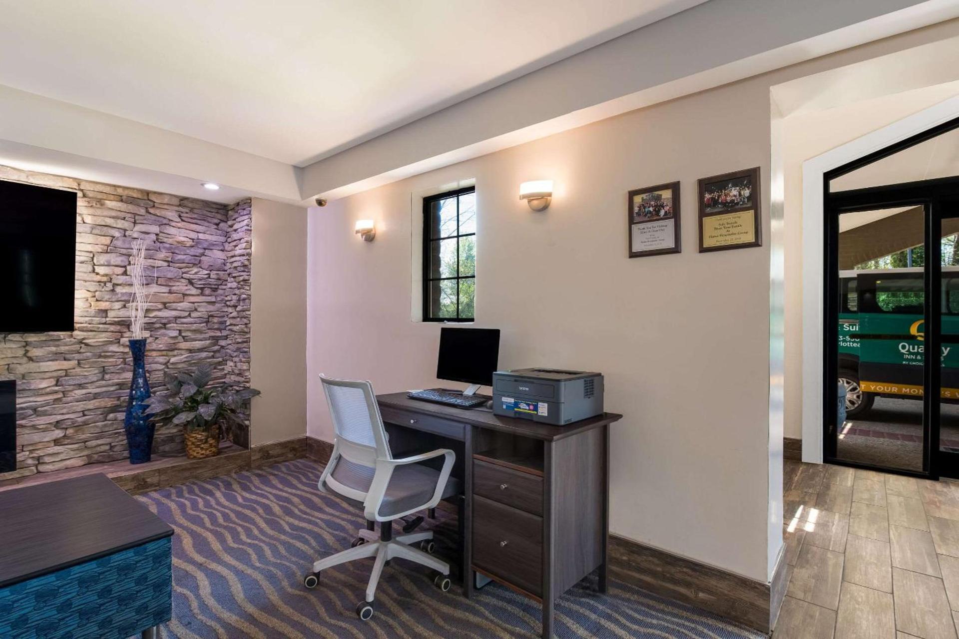 Quality Inn & Suites Airport photo 31