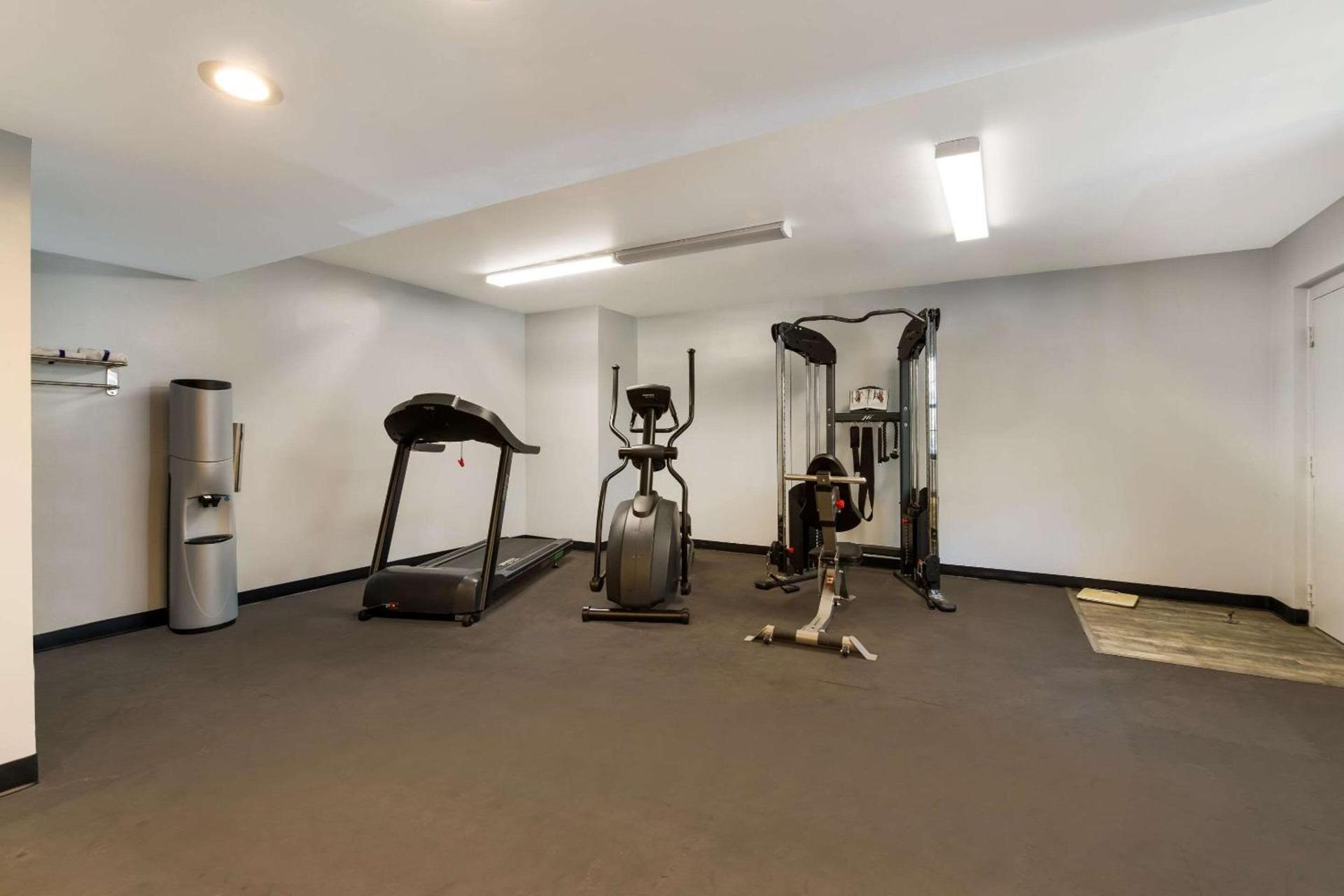 Quality Inn & Suites Airport photo 42