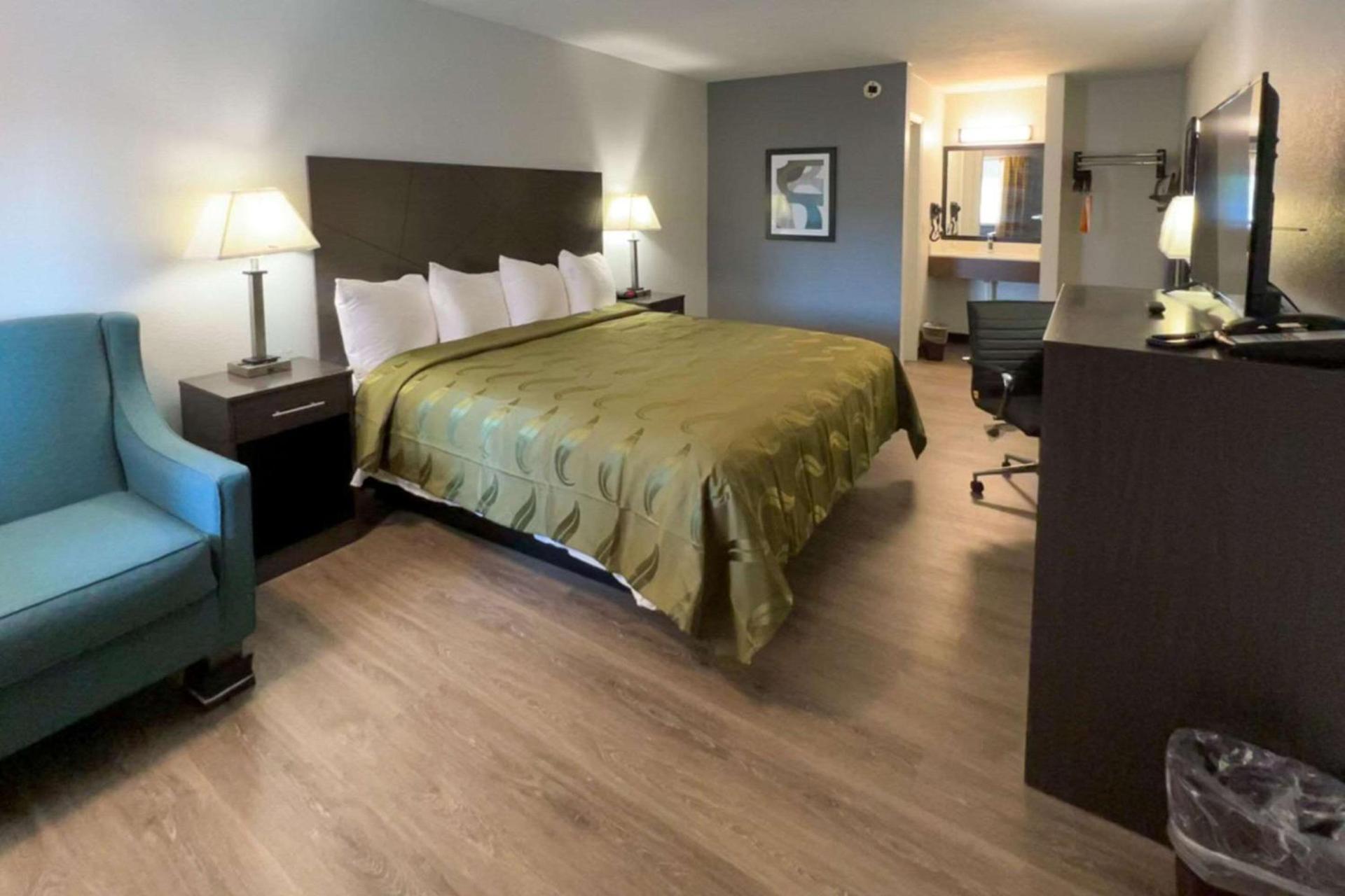 Quality Inn & Suites Columbus West photo 3