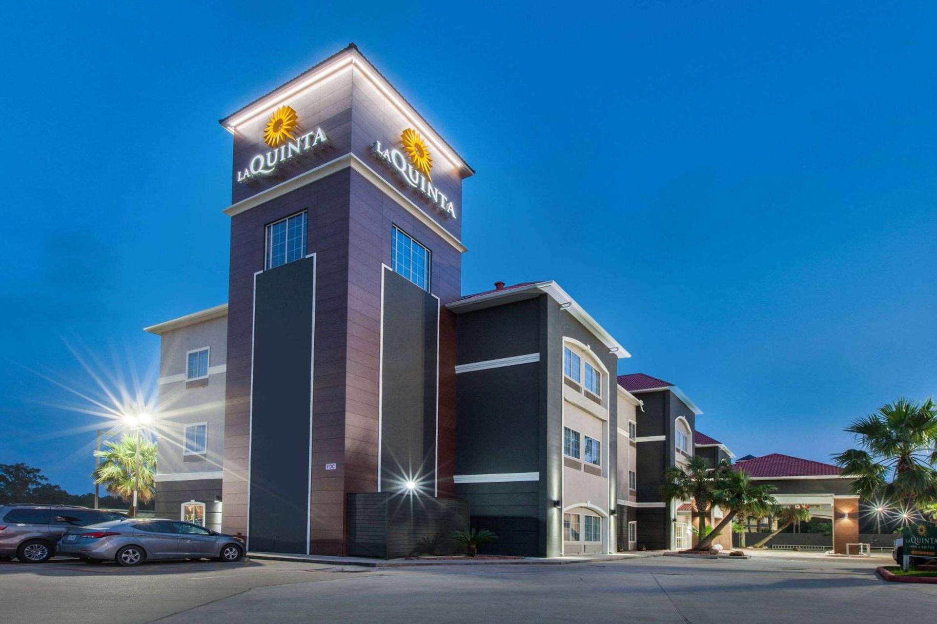 La Quinta by Wyndham Houston New Caney photo 3