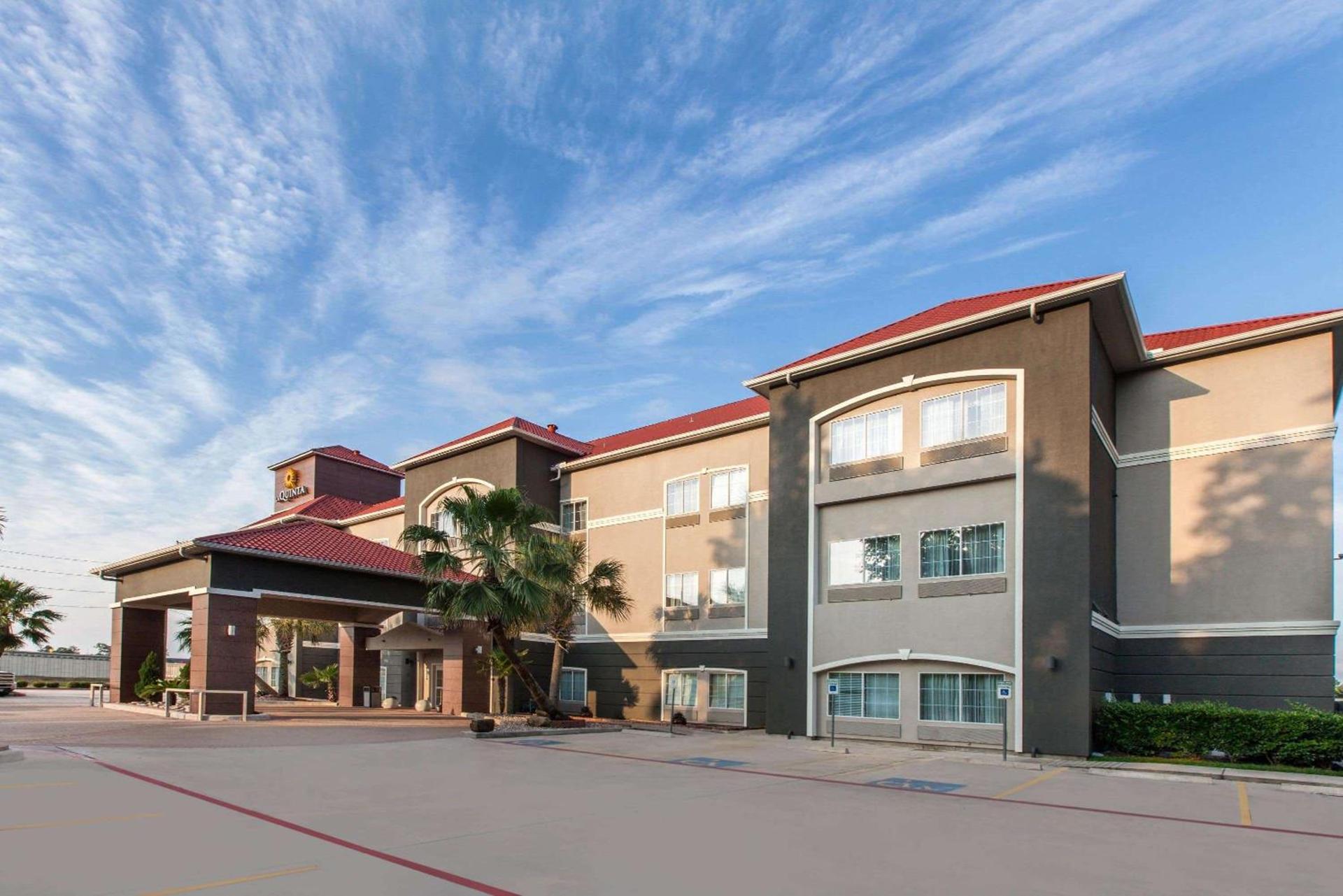 La Quinta by Wyndham Houston New Caney photo 1