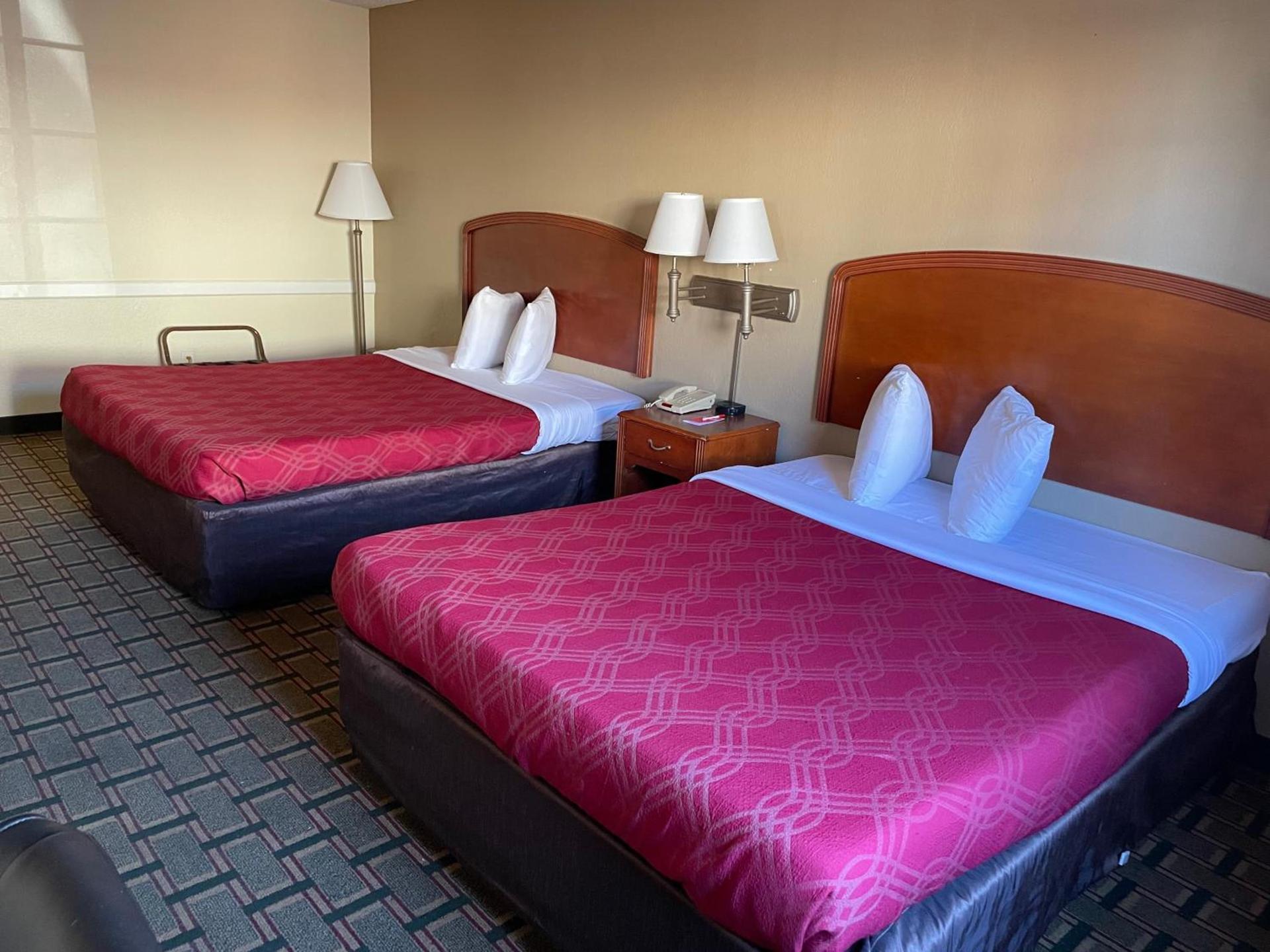 Econo Lodge Kalamazoo near Wings Stadium photo 27