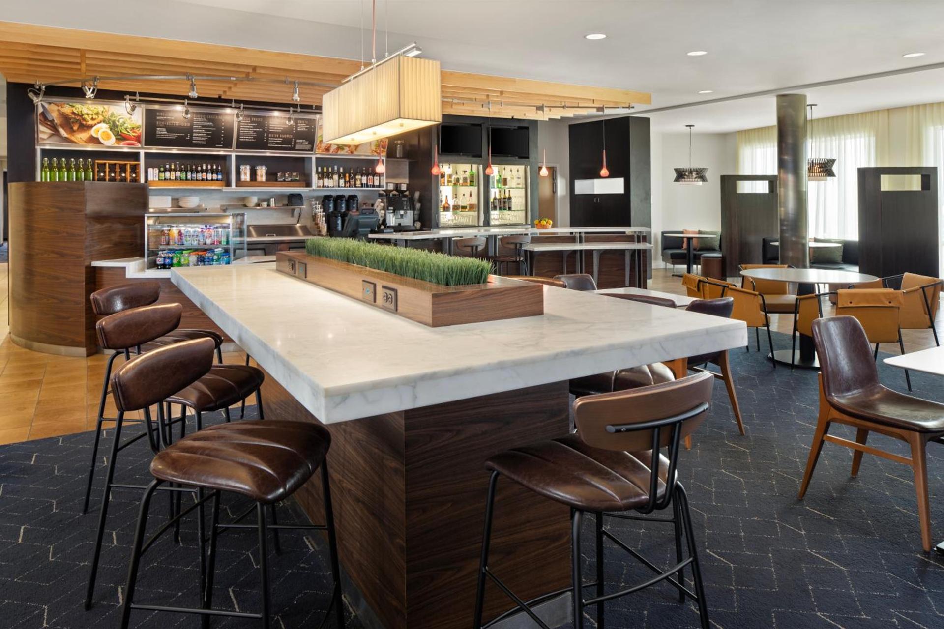 Courtyard Mankato Hotel & Event Center photo 18