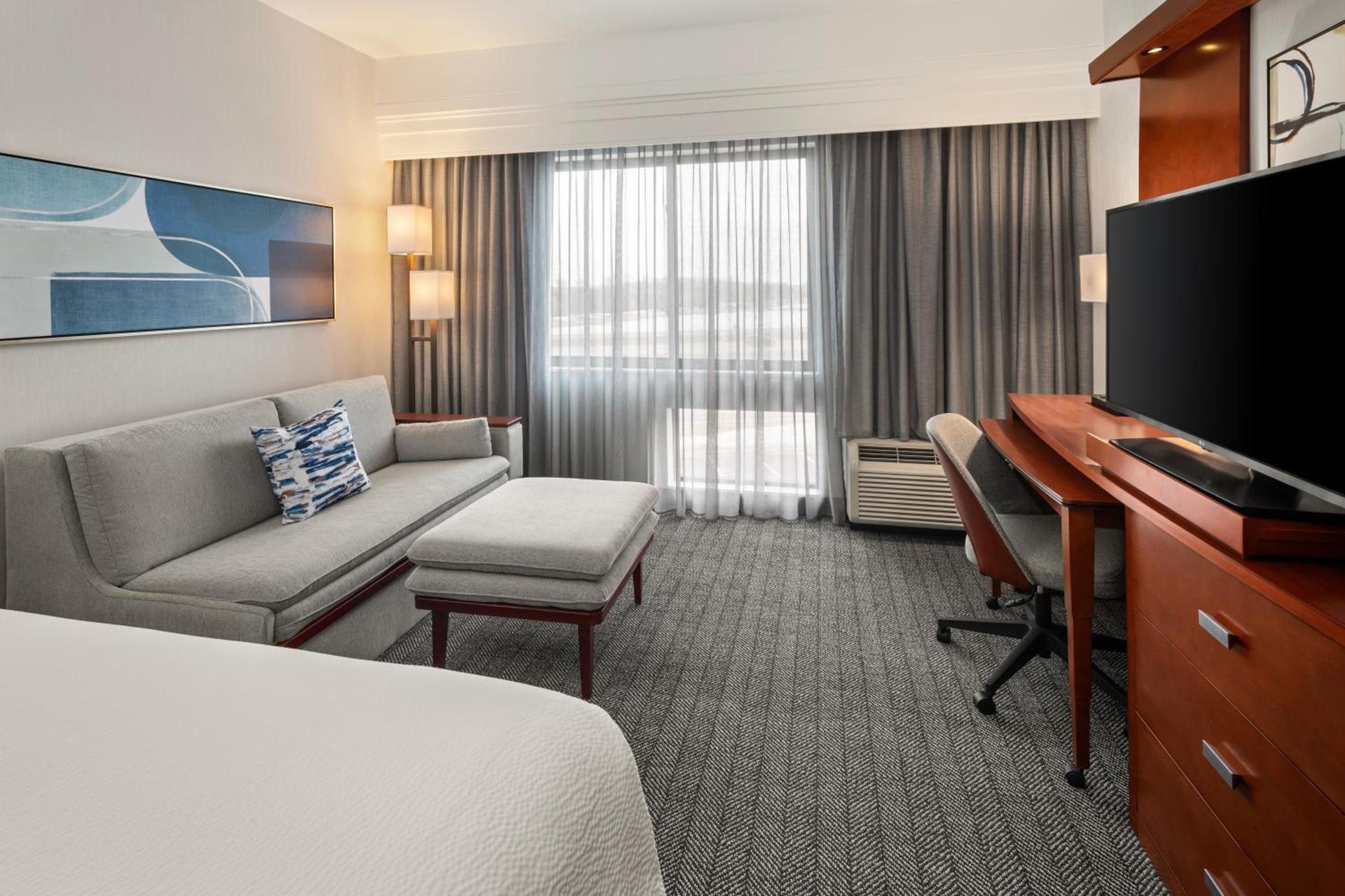 Courtyard Mankato Hotel & Event Center photo 20