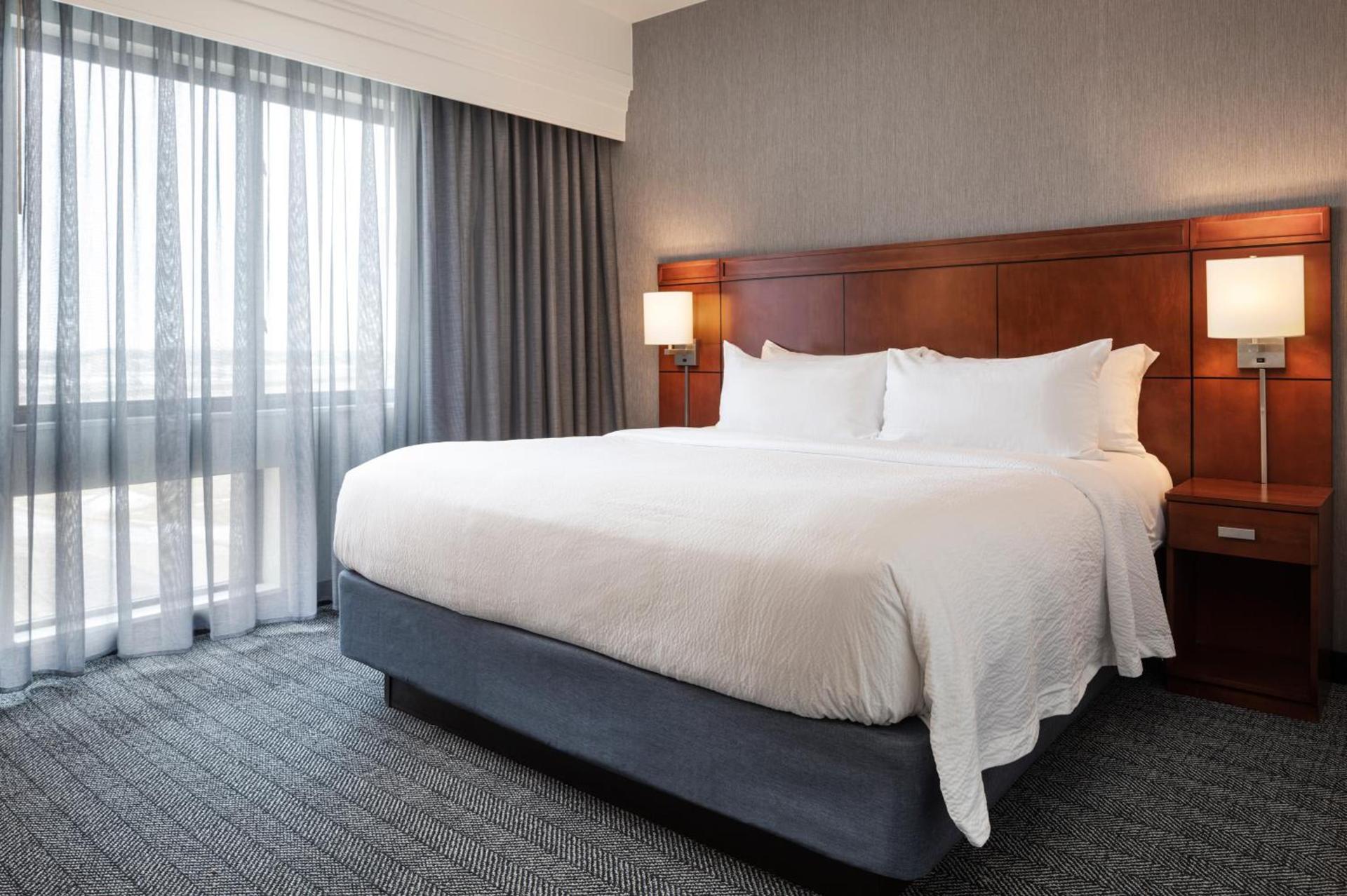 Courtyard Mankato Hotel & Event Center photo 36