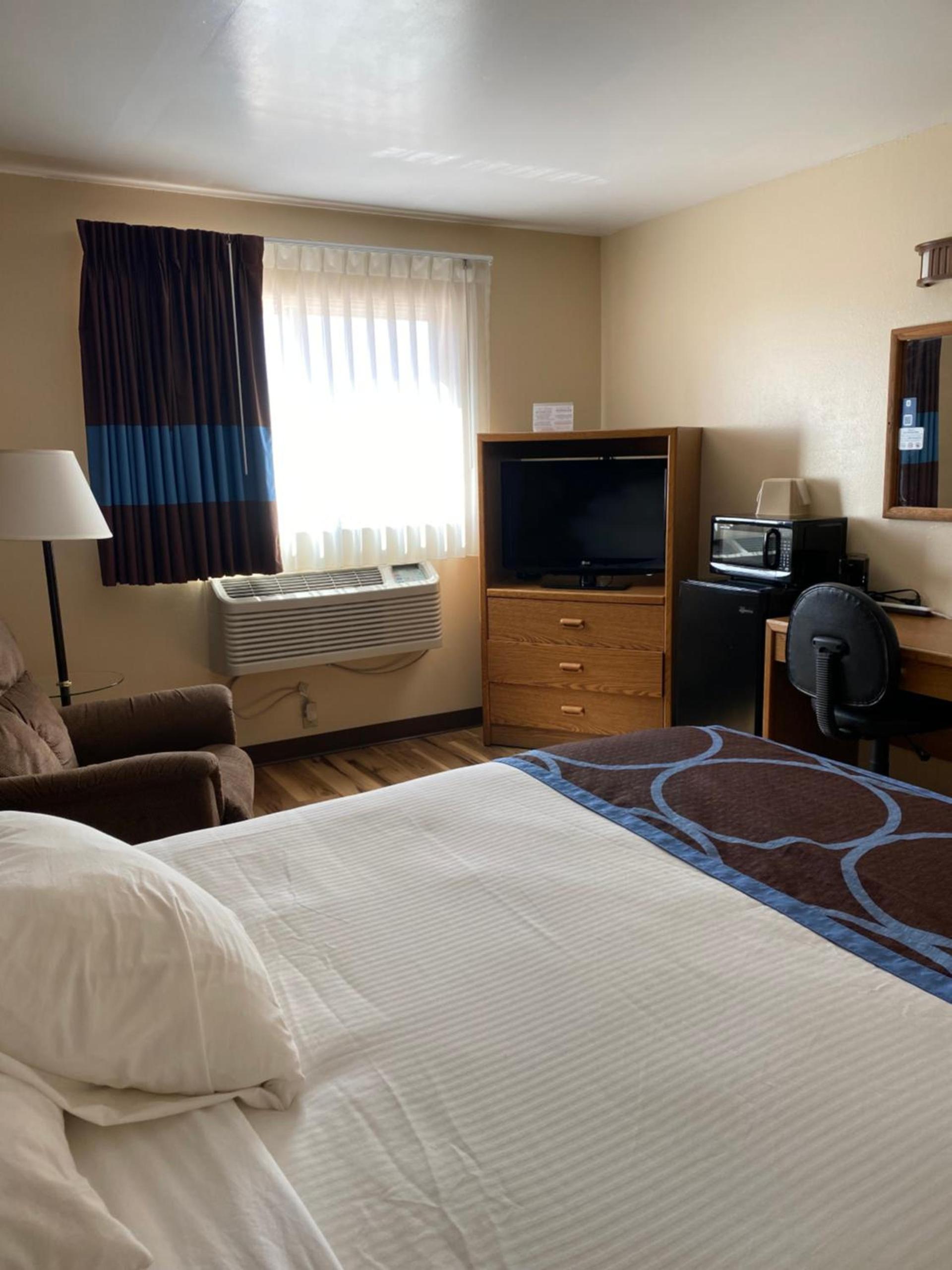 Super 8 by Wyndham Ogallala photo 32