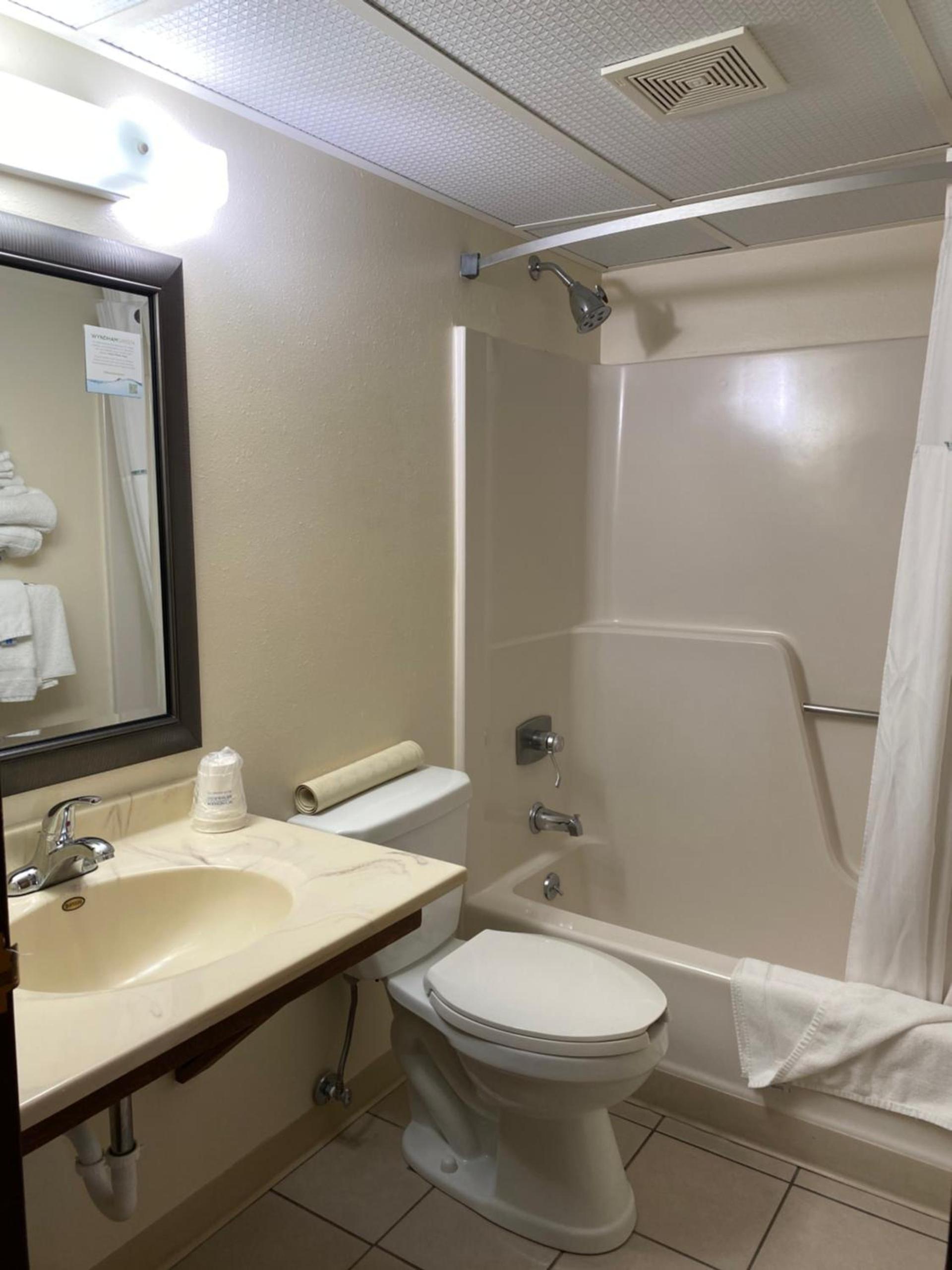 Super 8 by Wyndham Ogallala photo 33