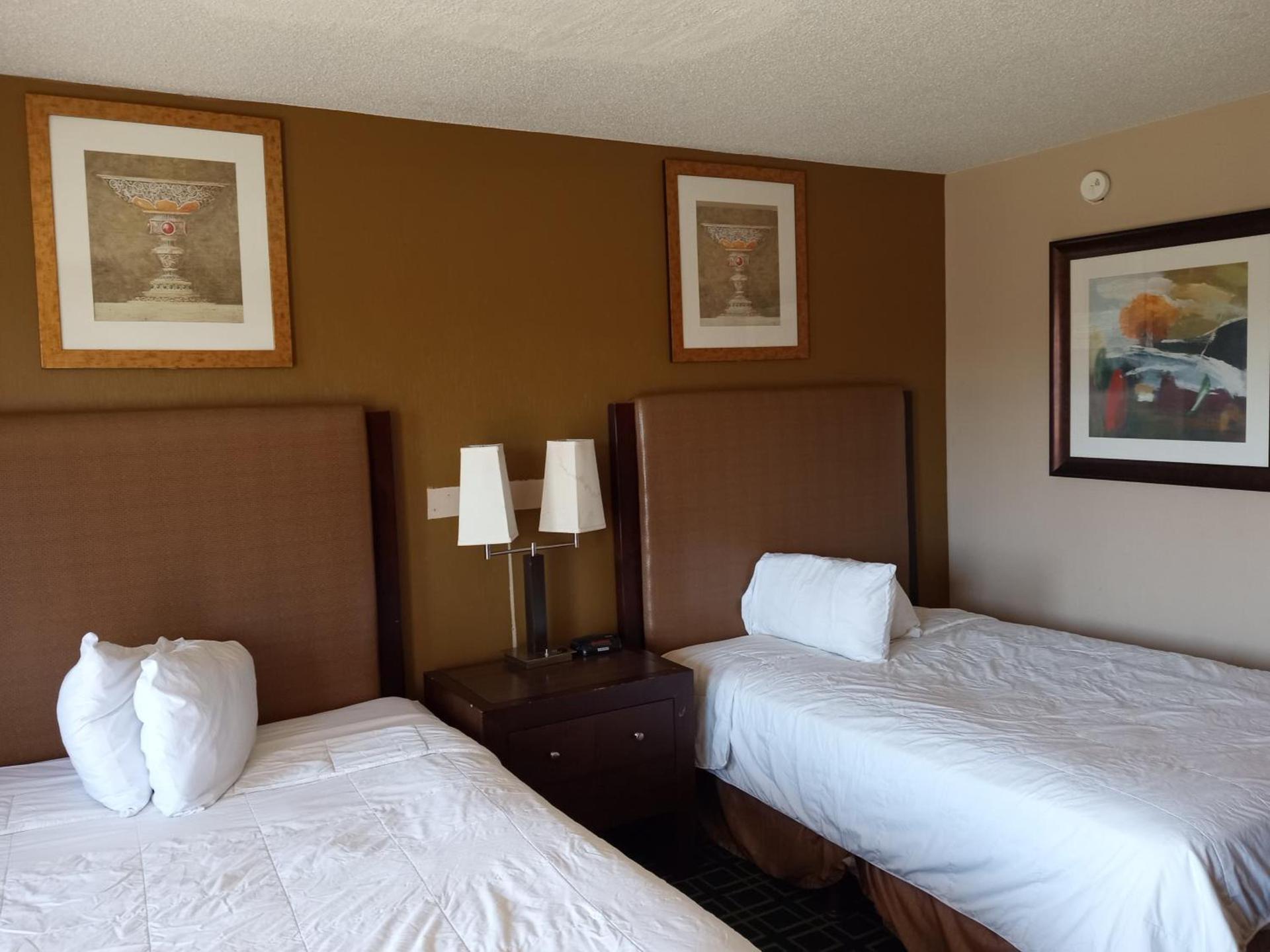 Hilltop Inn Pittsburgh photo 10