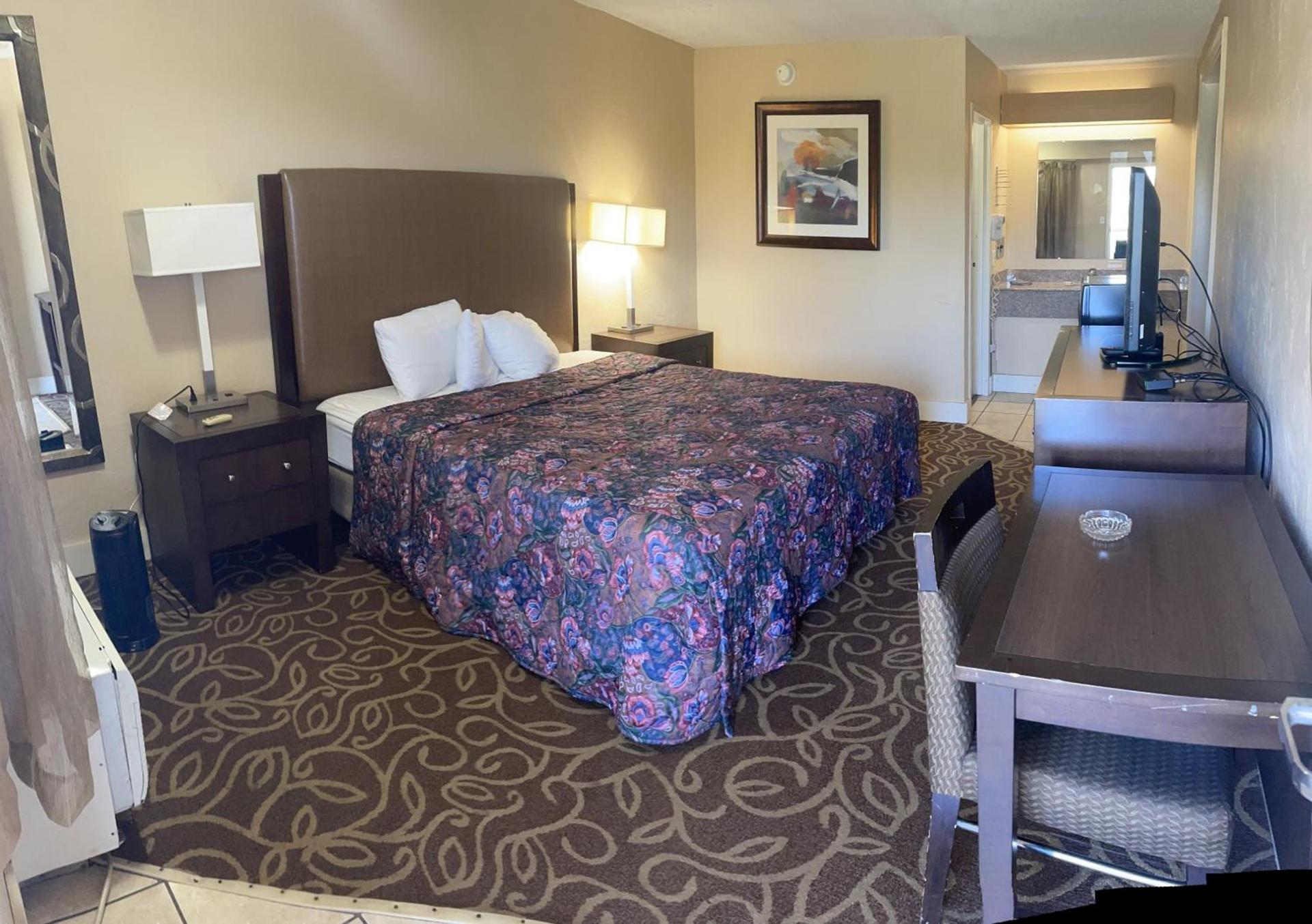 Hilltop Inn Pittsburgh photo 15