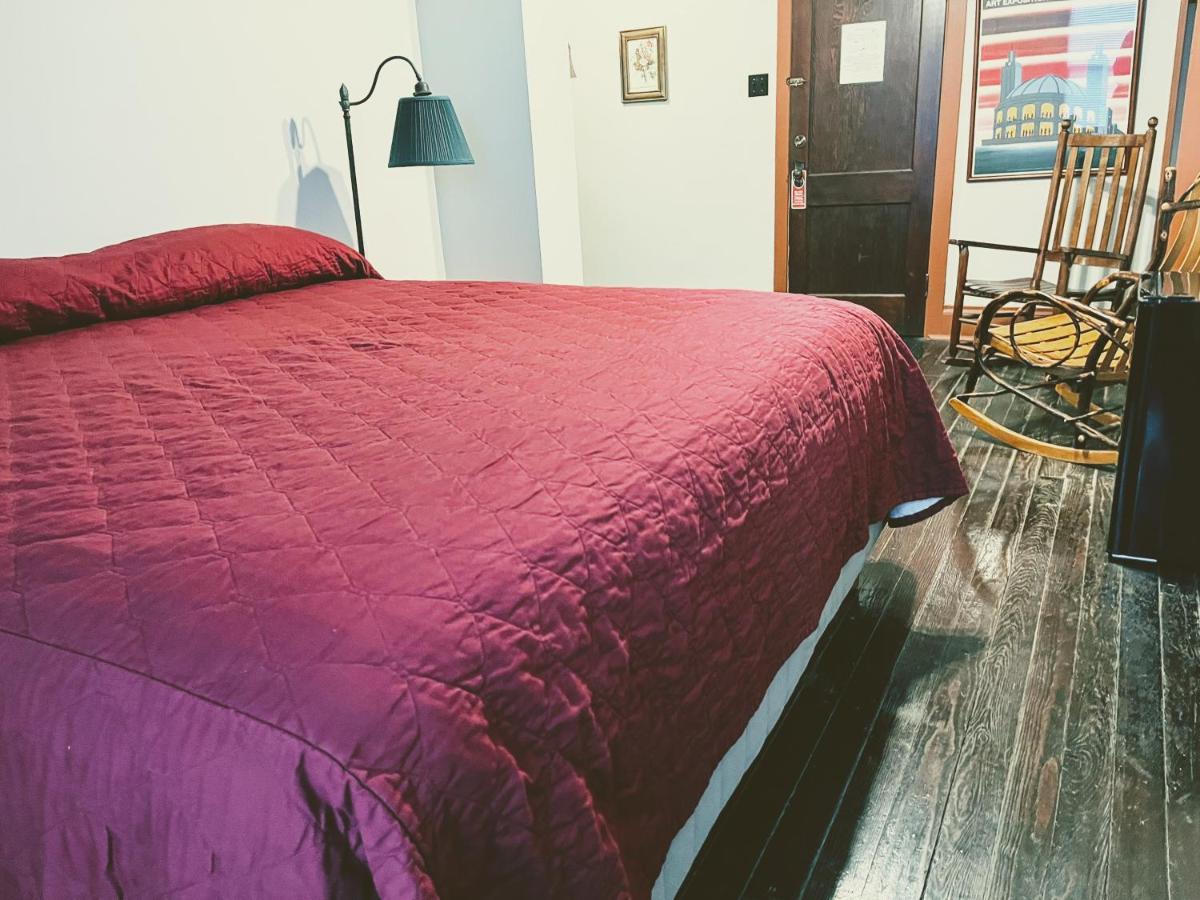 Lakeside Inn photo 6