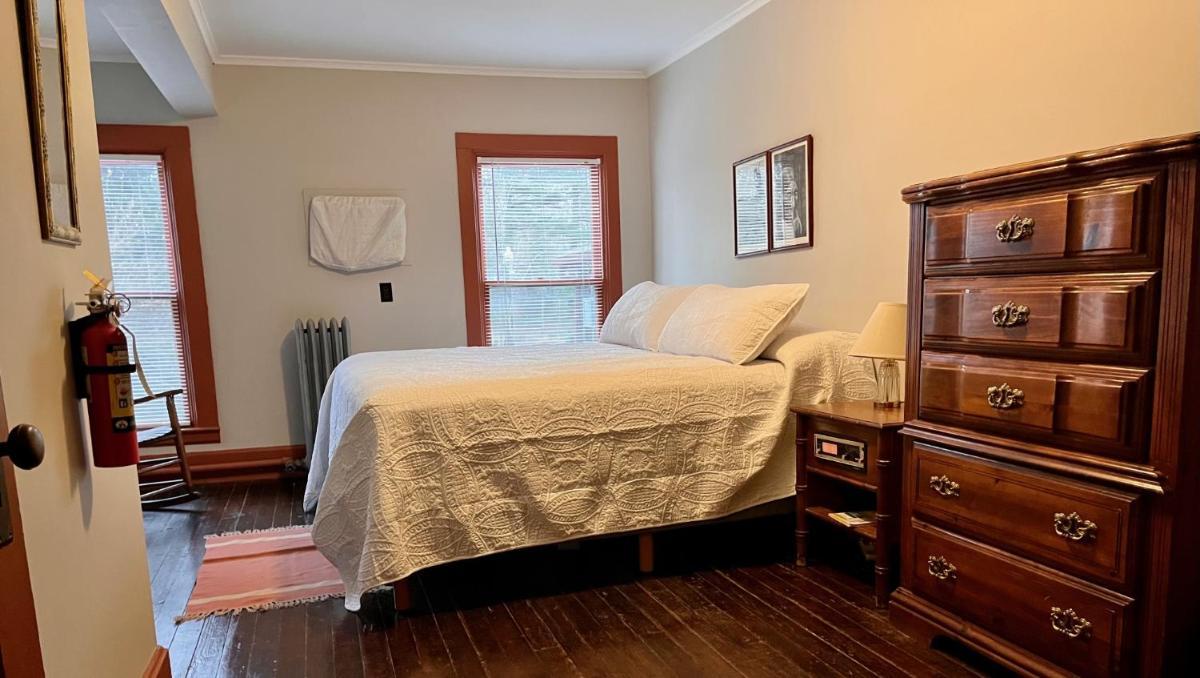Lakeside Inn photo 45