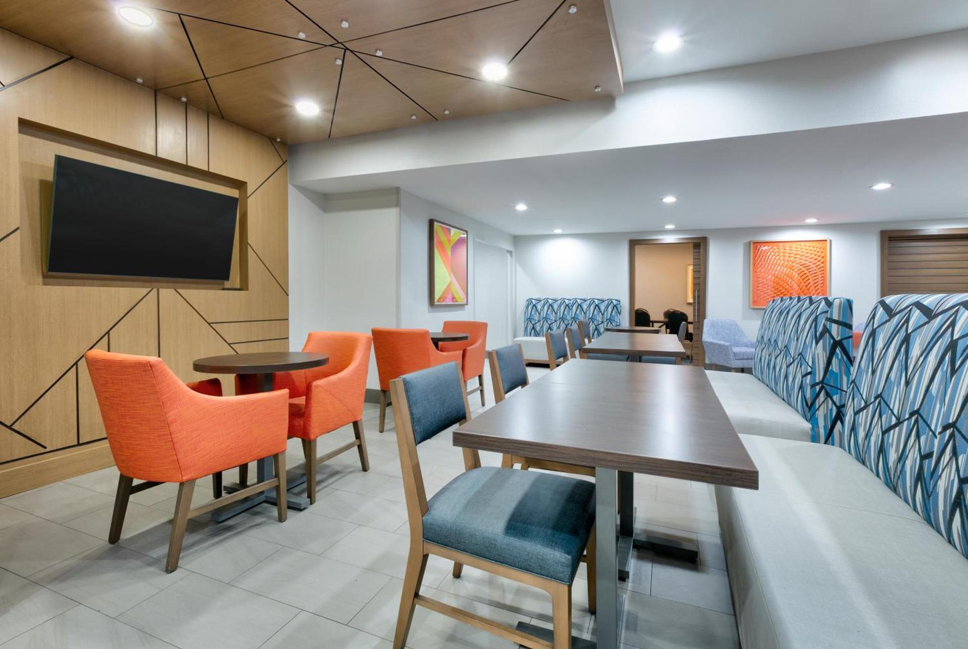 Holiday Inn Express & Suites DALLAS PARK CENTRAL NORTHEAST by IHG photo 9