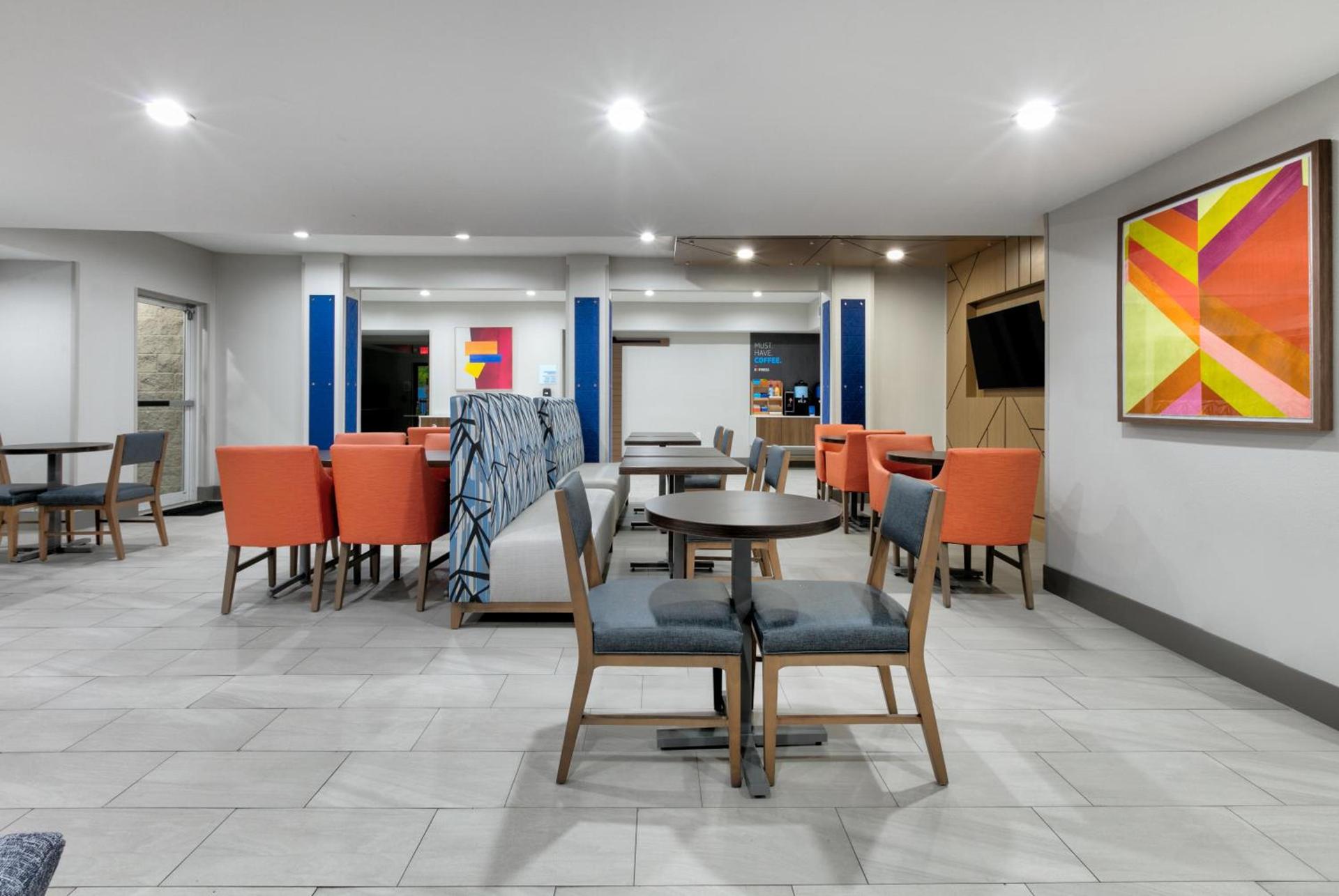 Holiday Inn Express & Suites DALLAS PARK CENTRAL NORTHEAST by IHG photo 10