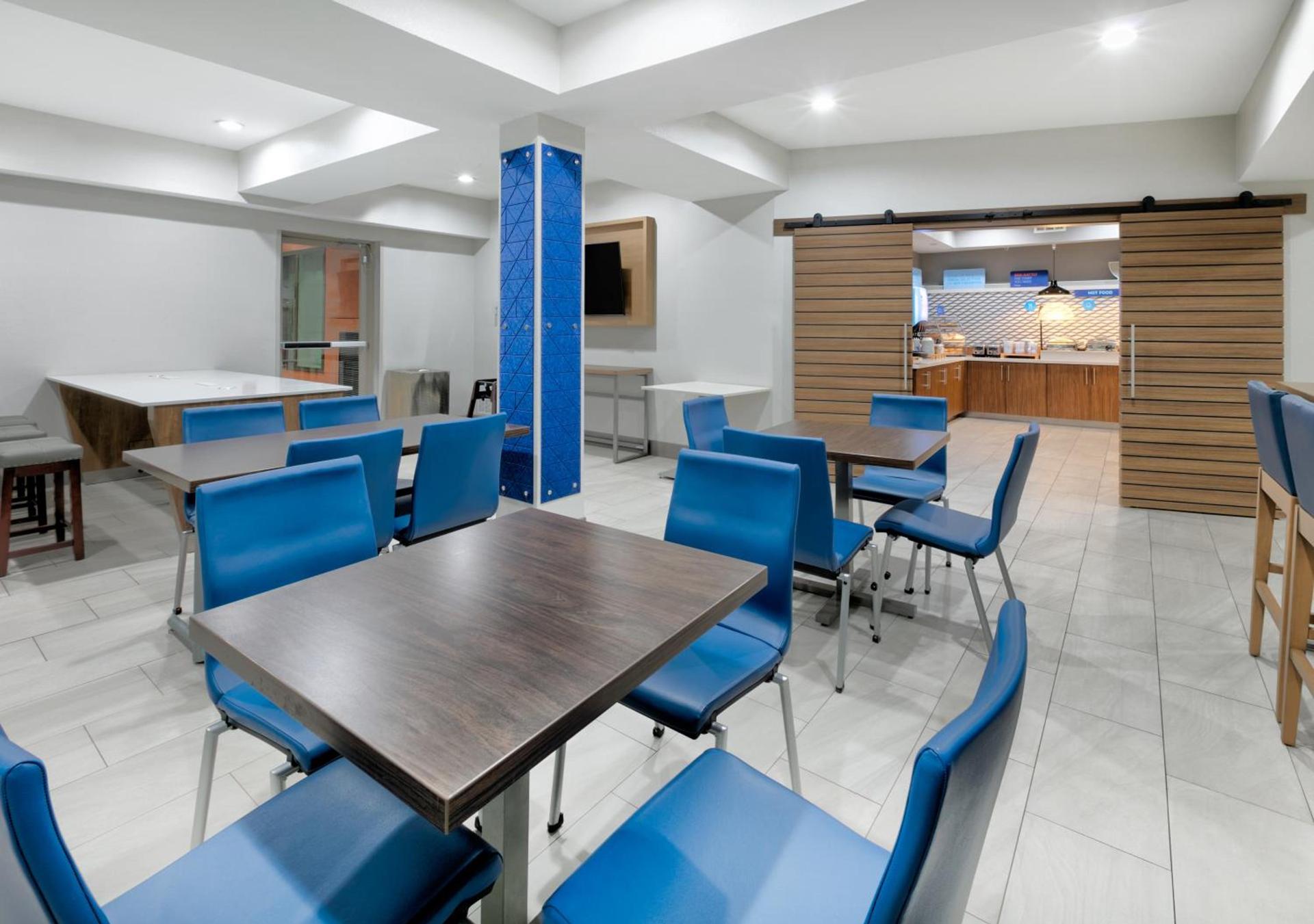 Holiday Inn Express & Suites DALLAS PARK CENTRAL NORTHEAST by IHG photo 13