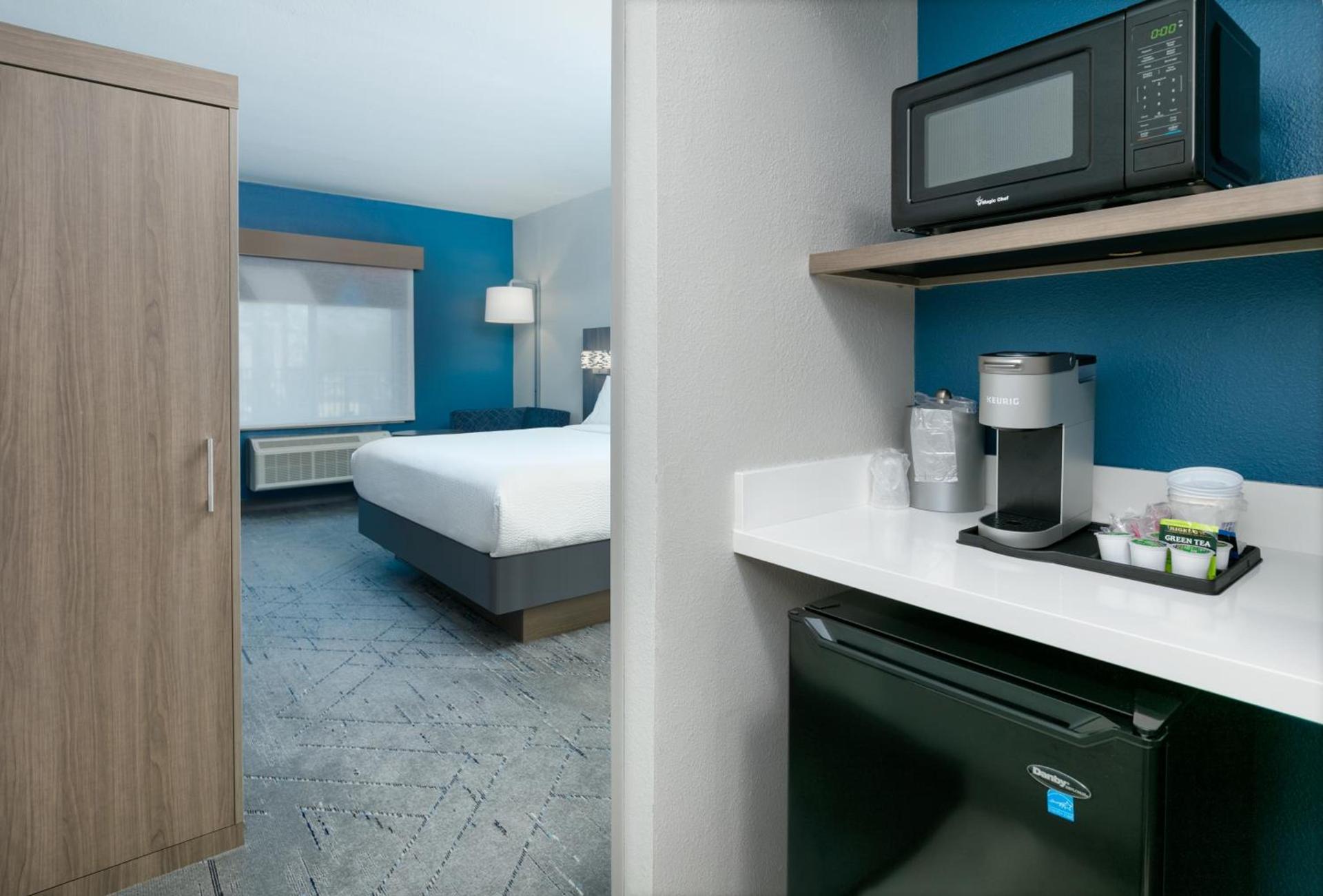Holiday Inn Express & Suites DALLAS PARK CENTRAL NORTHEAST by IHG photo 17