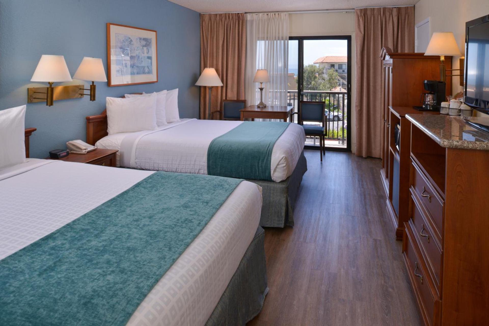 Edgewater Inn and Suites photo 60