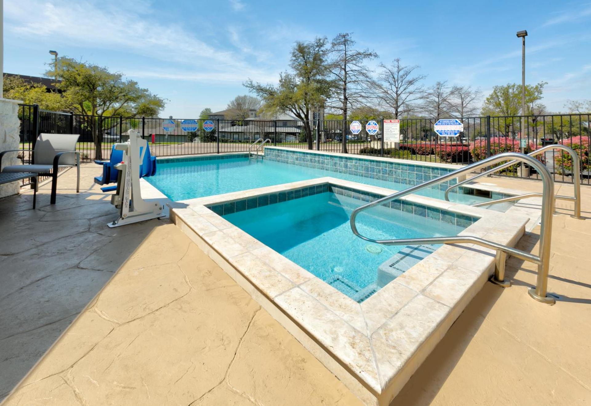 Holiday Inn Express & Suites DALLAS PARK CENTRAL NORTHEAST by IHG photo 20