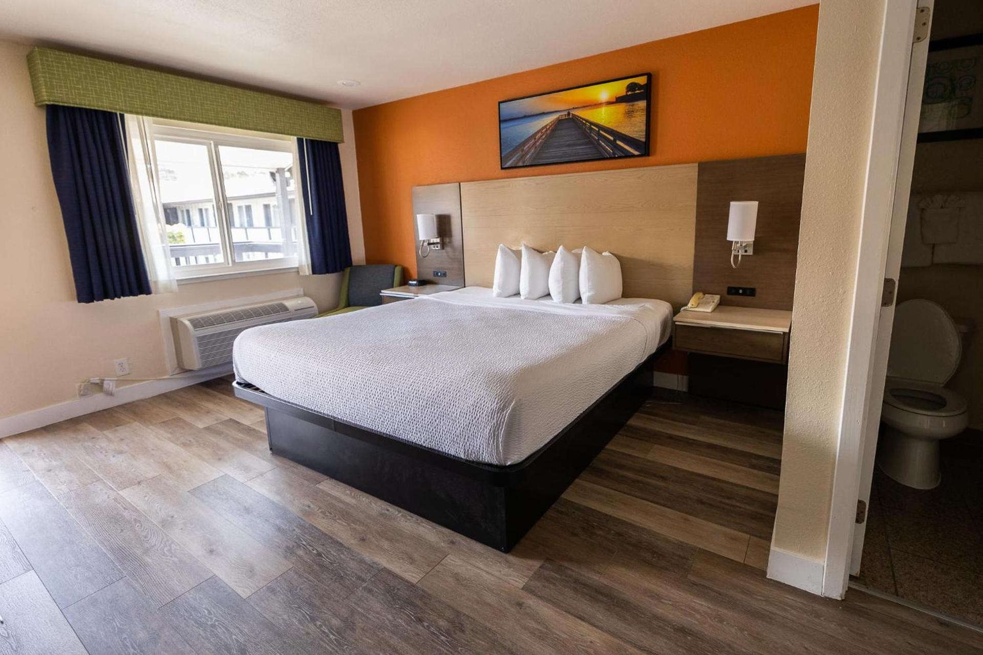 Days Inn by Wyndham Monterey Downtown photo 10