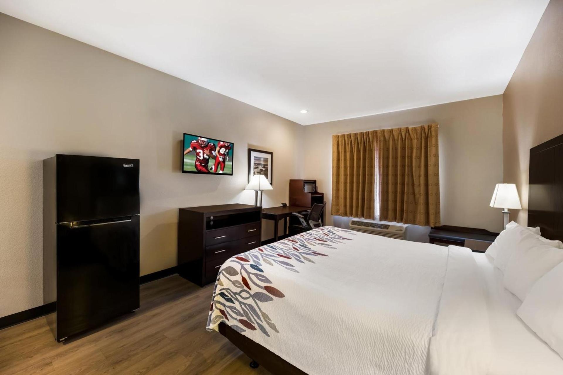 Red Roof Inn Pecos photo 28