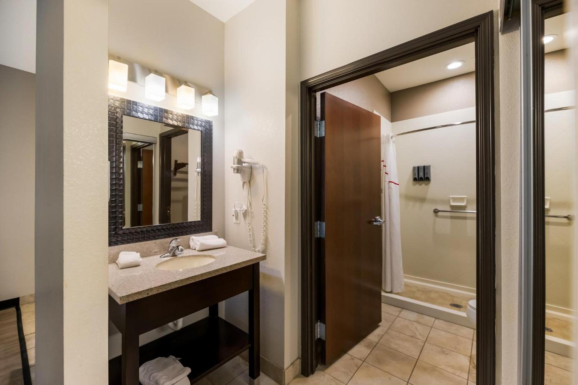 Red Roof Inn Pecos photo 33