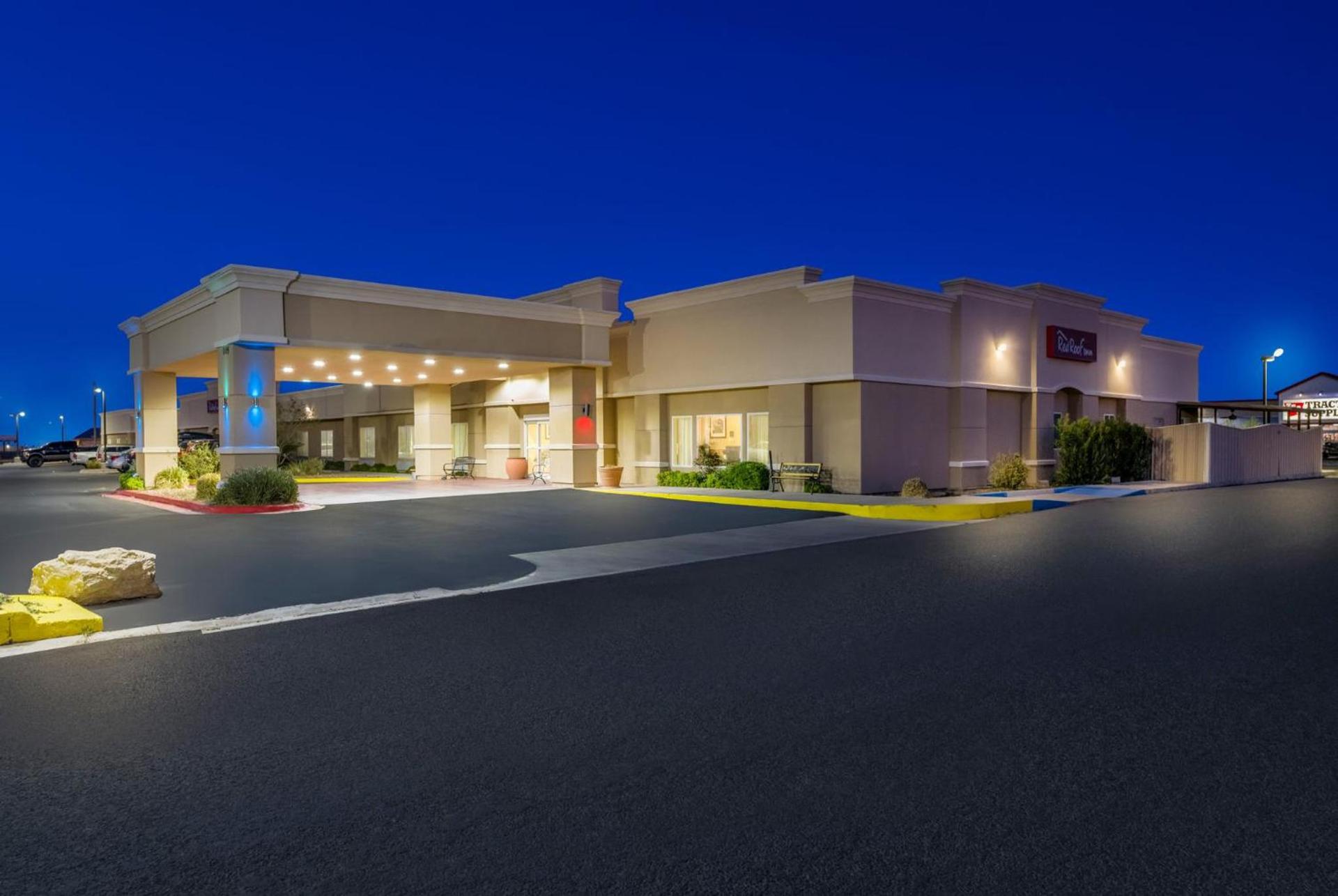 Red Roof Inn Pecos photo 3