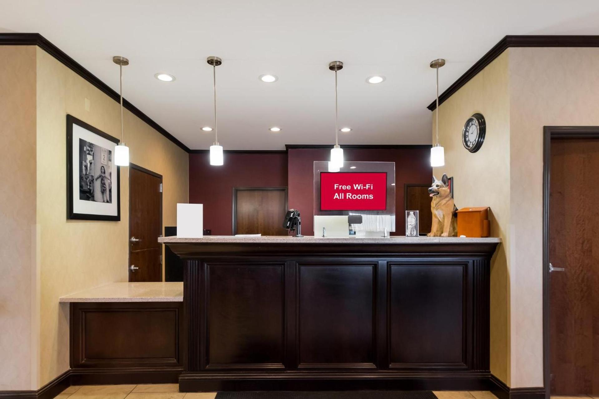 Red Roof Inn Pecos photo 7