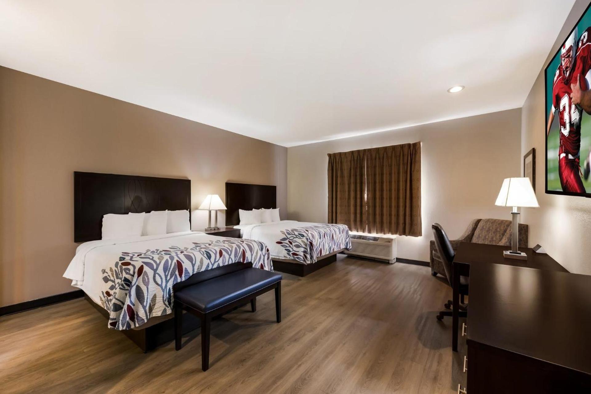 Red Roof Inn Pecos photo 20