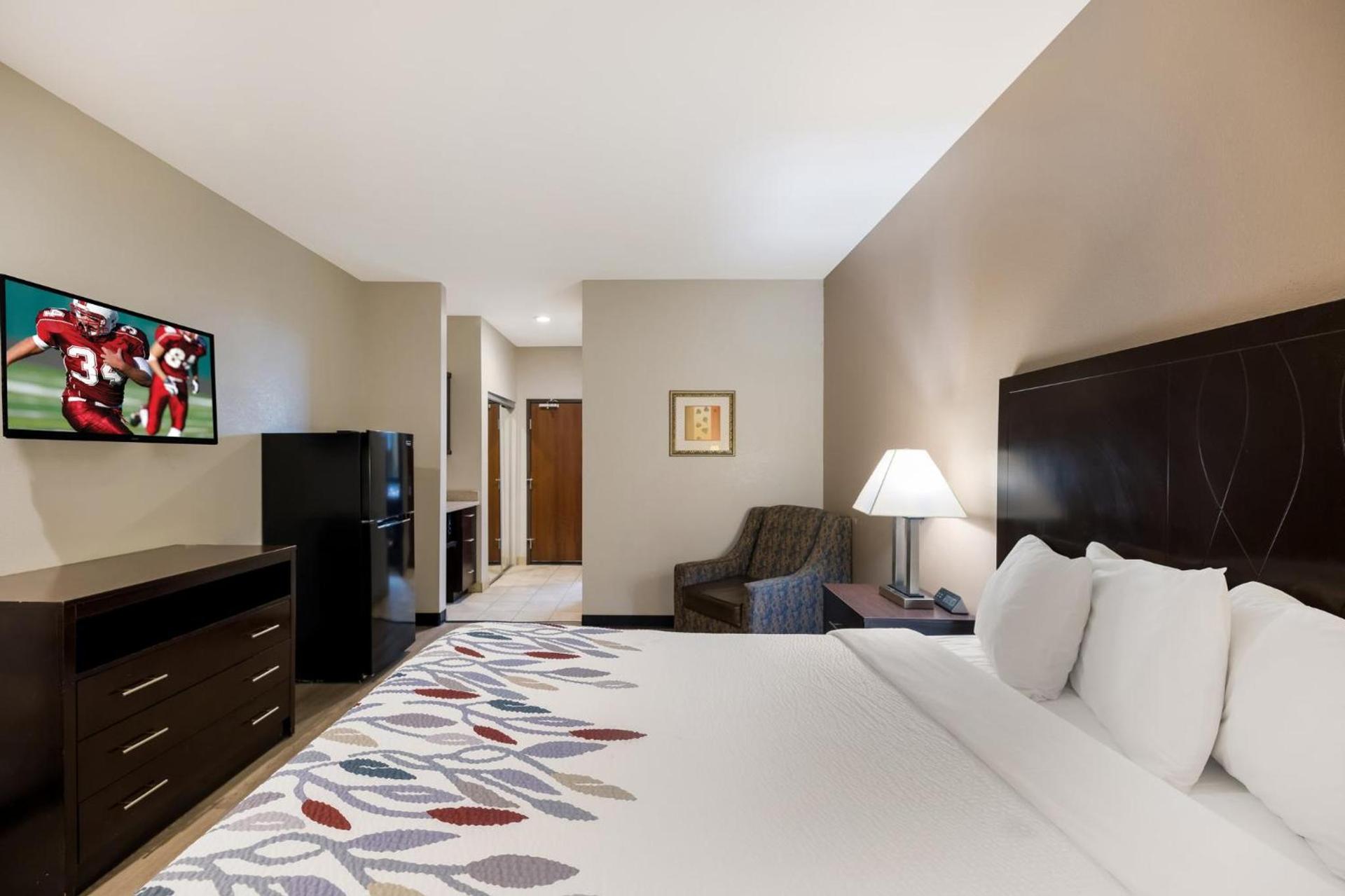 Red Roof Inn Pecos photo 18