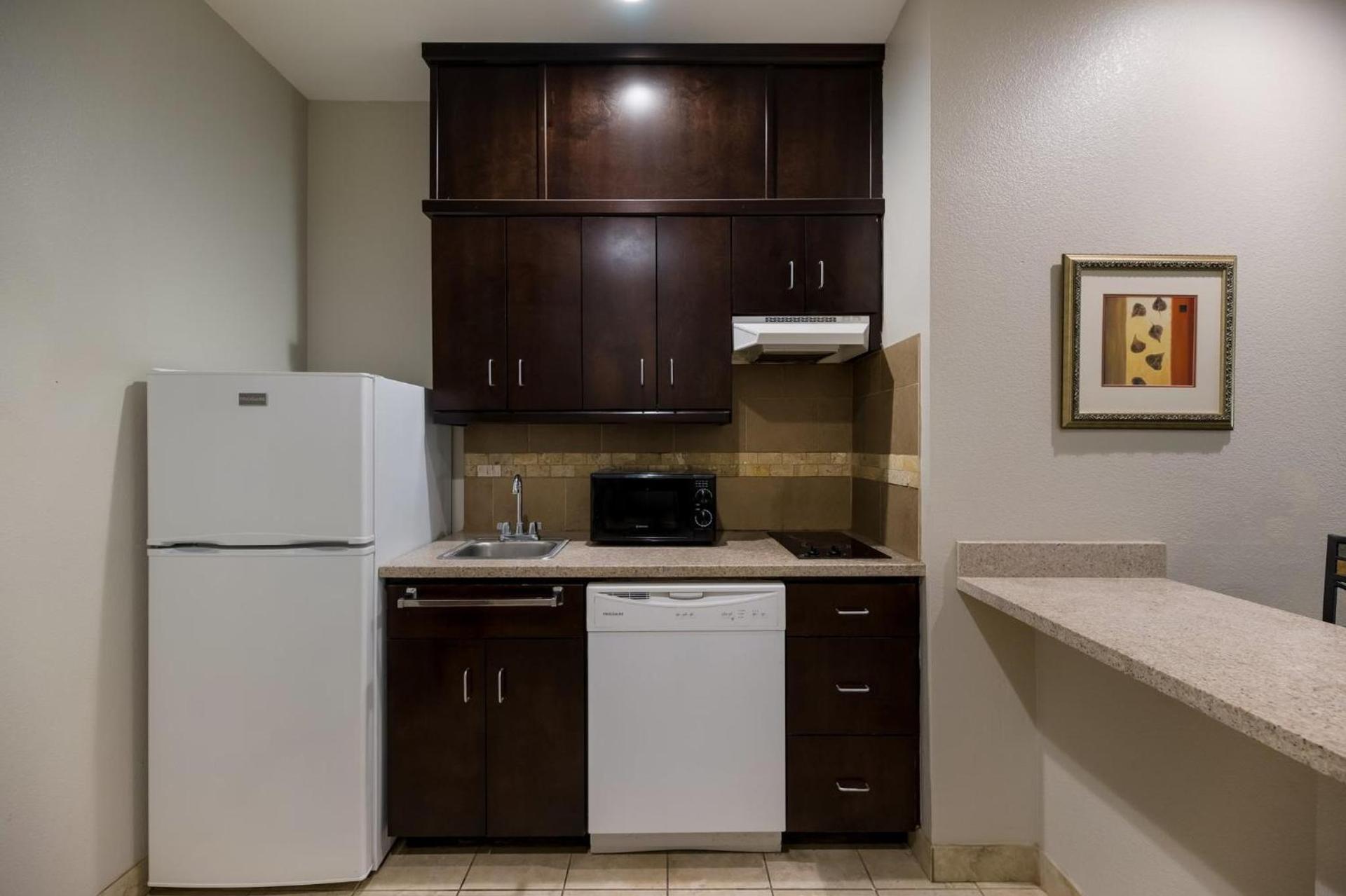 Red Roof Inn Pecos photo 25