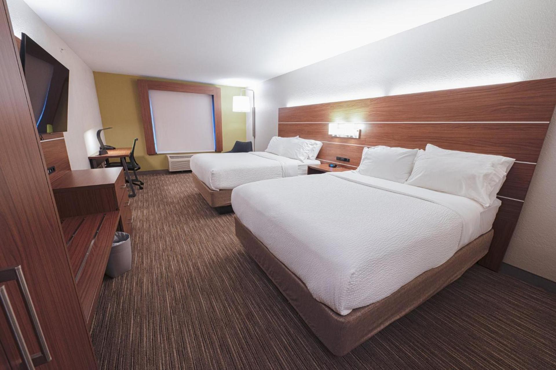 Holiday Inn Express Hotel & Suites East Lansing by IHG photo 32
