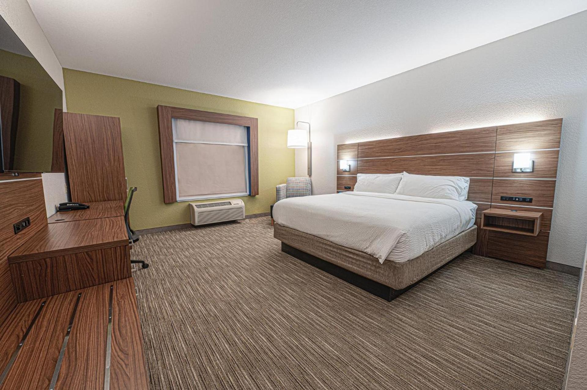 Holiday Inn Express Hotel & Suites East Lansing by IHG photo 30