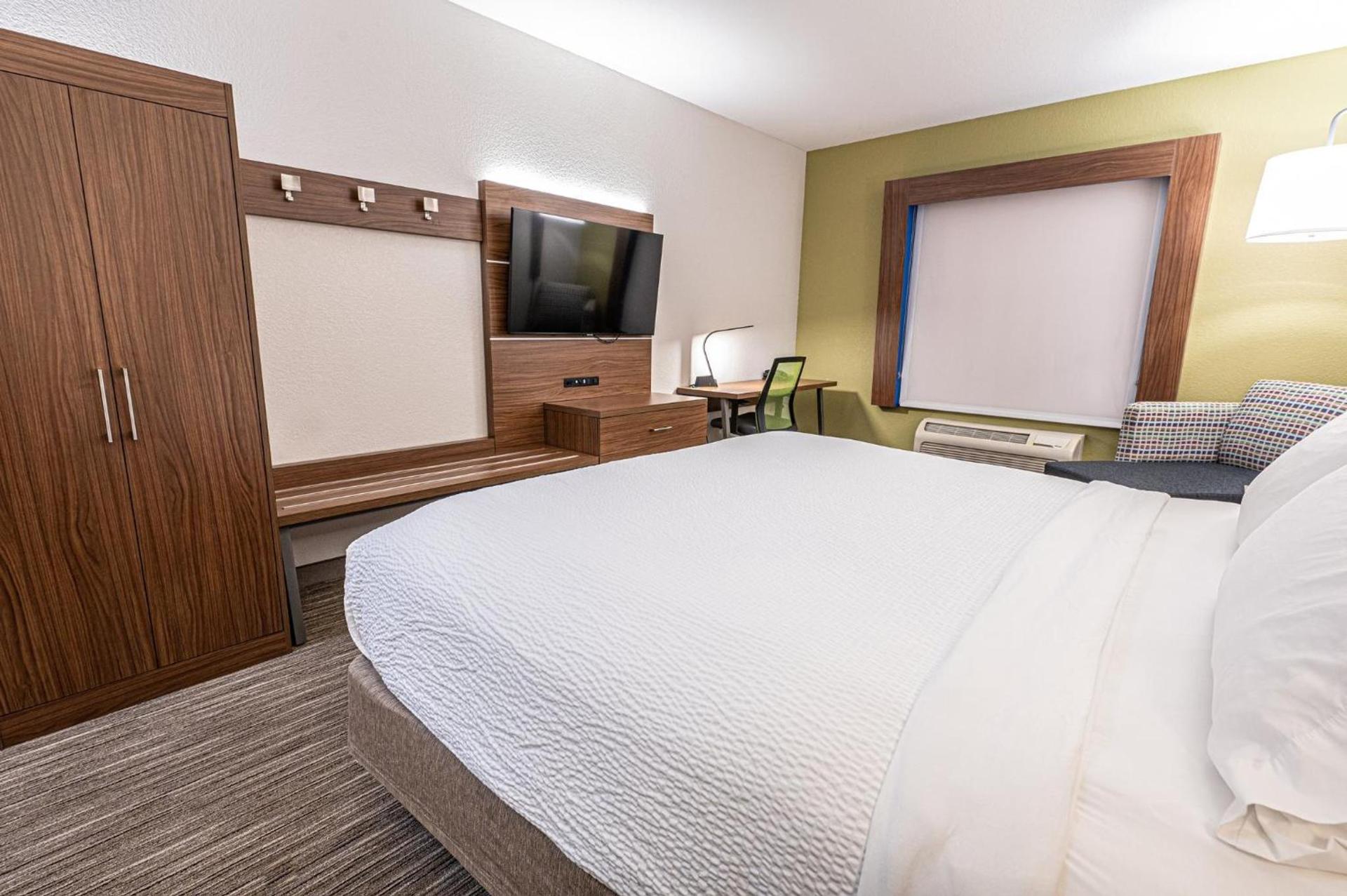 Holiday Inn Express Hotel & Suites East Lansing by IHG photo 31
