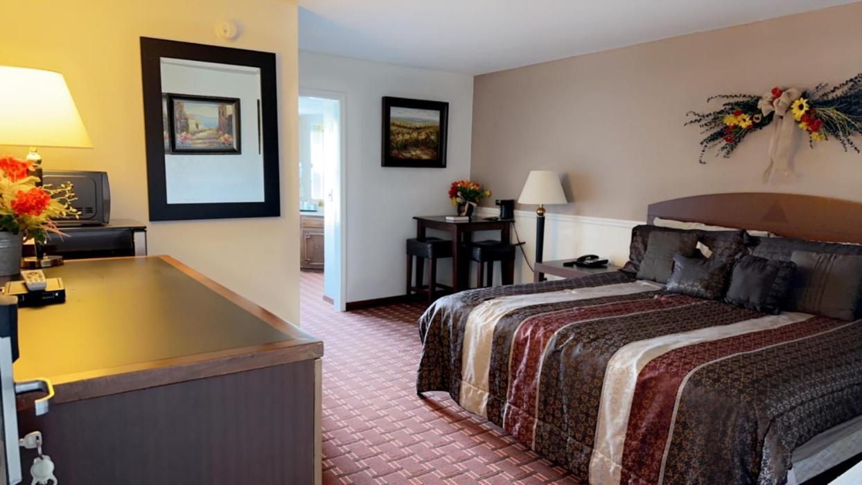 Branson Victorian Inn photo 11