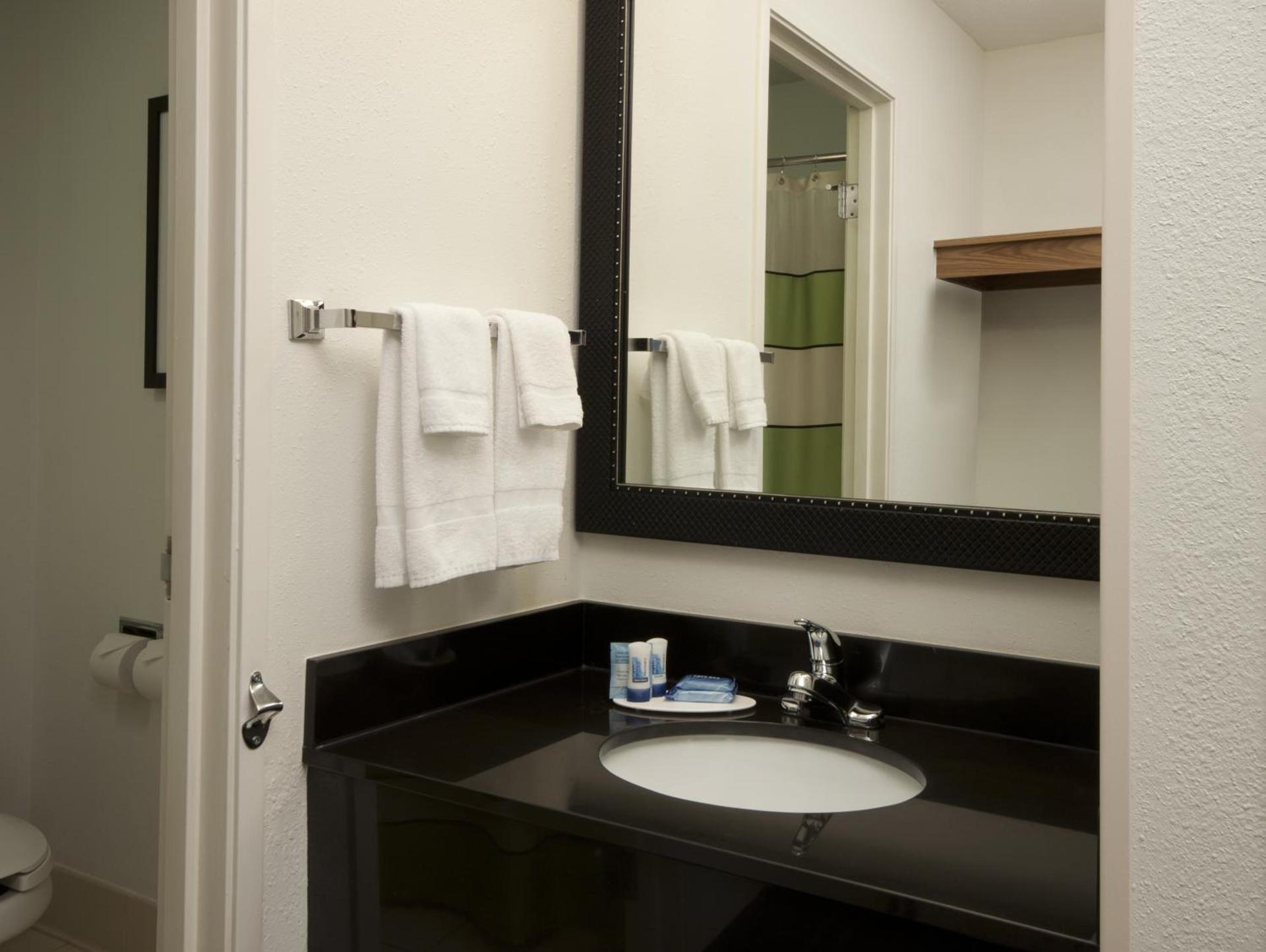 Wingate by Wyndham Gurnee photo 37
