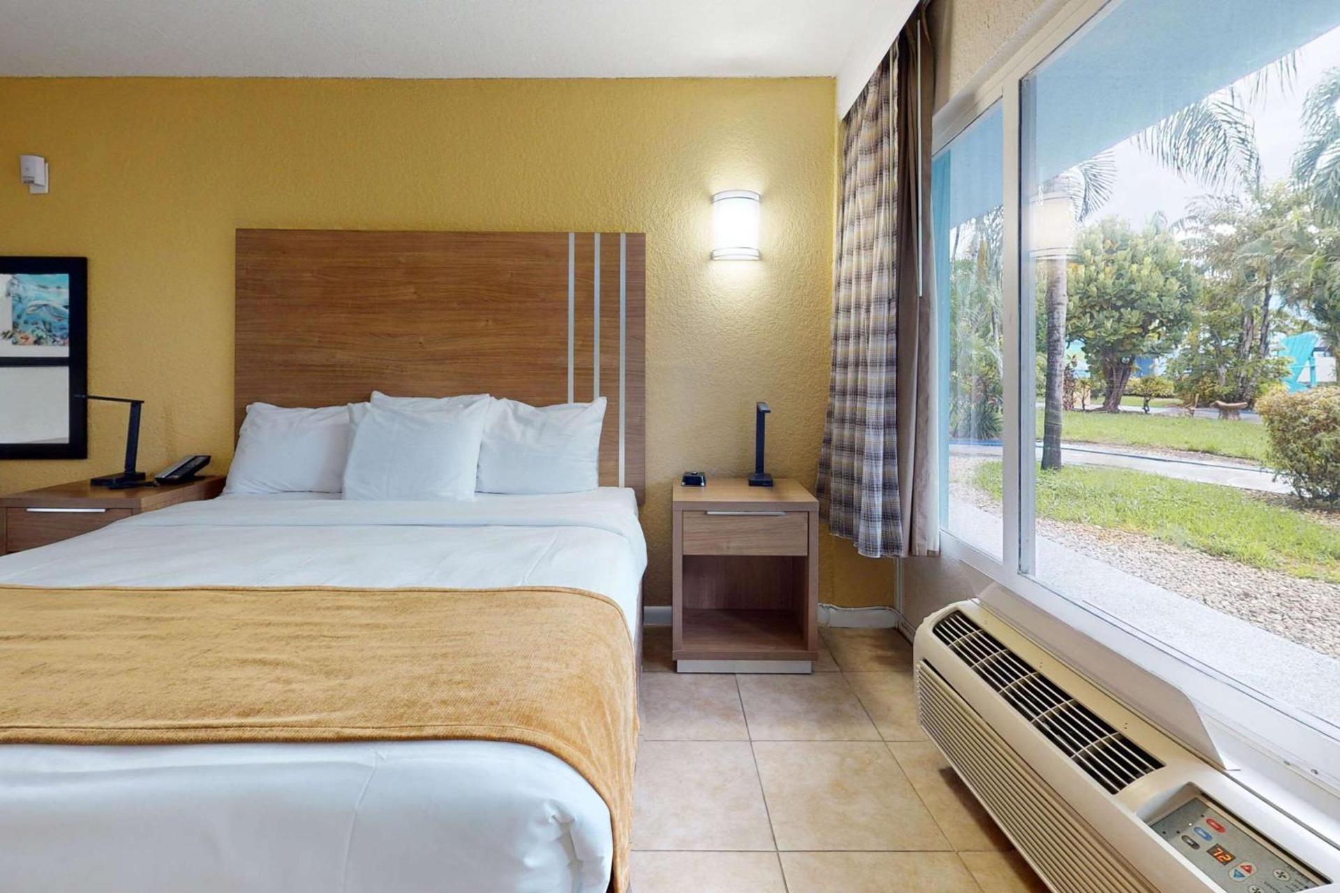 Rodeway Inn & Suites Fort Lauderdale Airport & Cruise Port photo 15